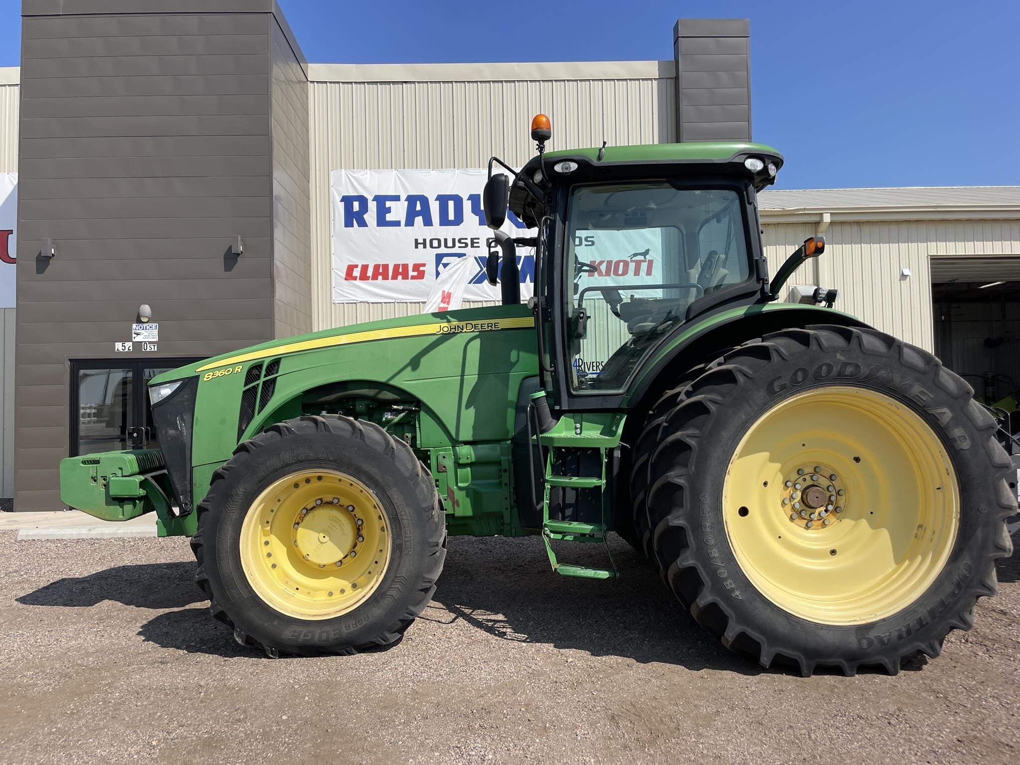 2011 John Deere 8360R Tractor