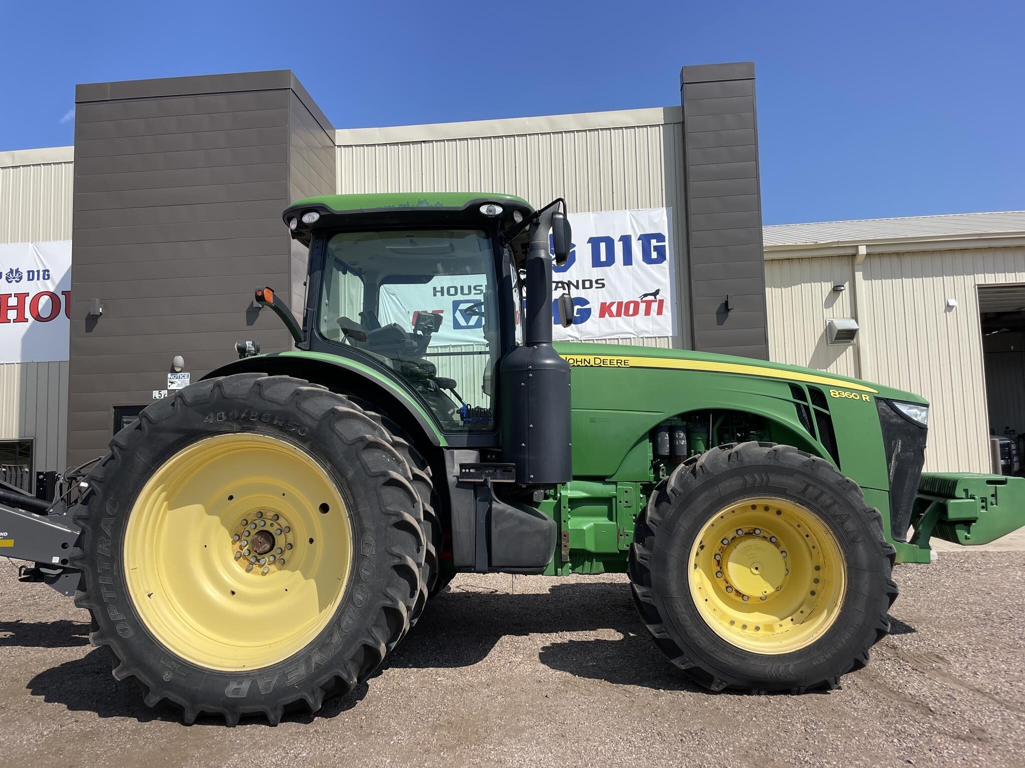 2011 John Deere 8360R Tractor