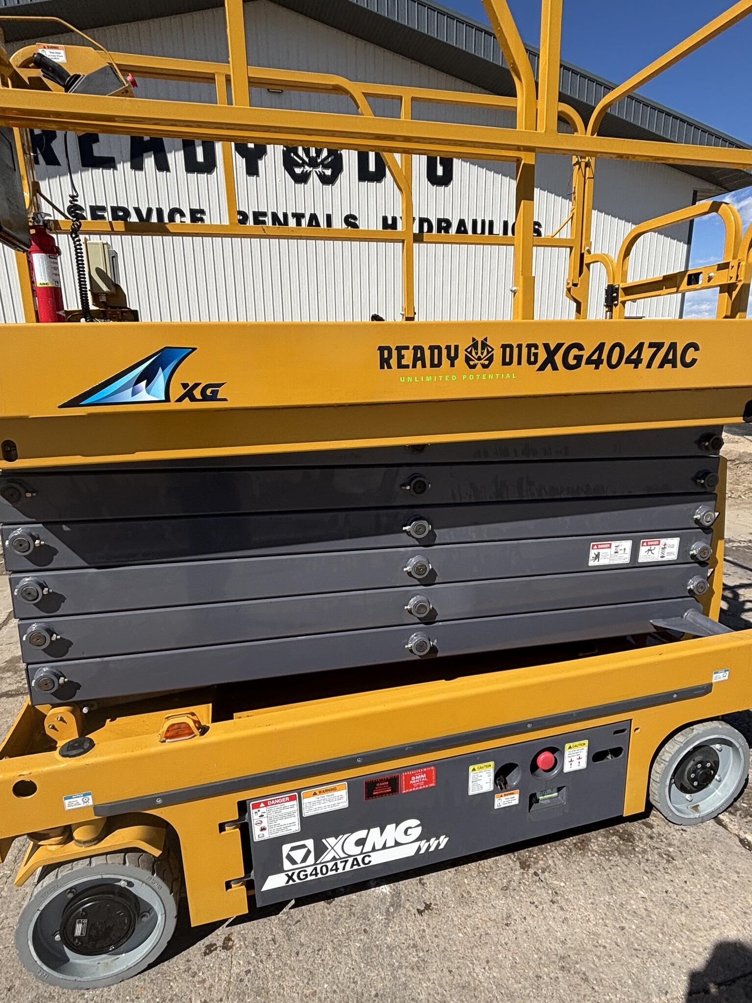 2023 XCMG XG4047AC Scissor/Boom Lift