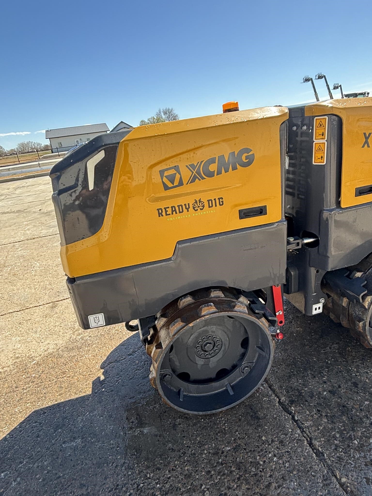 2025 XCMG XTG85 Compacting and Paving