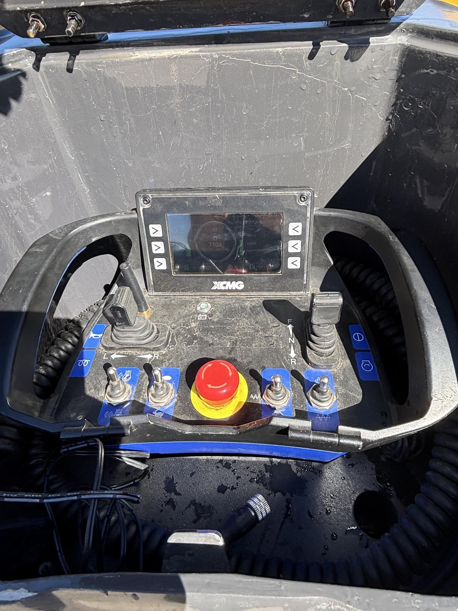 2025 XCMG XTG85 Compacting and Paving