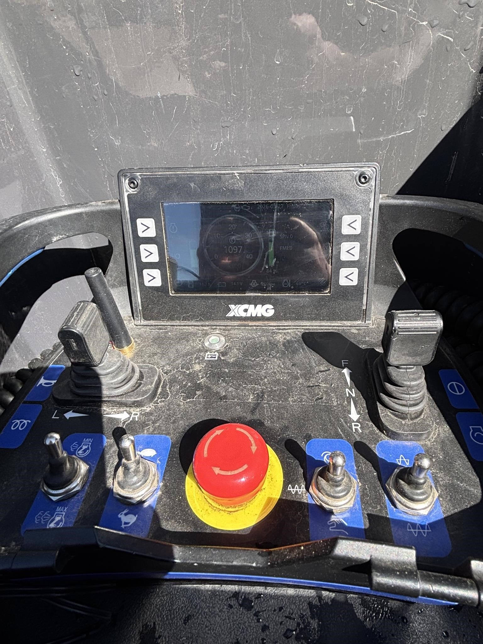 2025 XCMG XTG85 Compacting and Paving