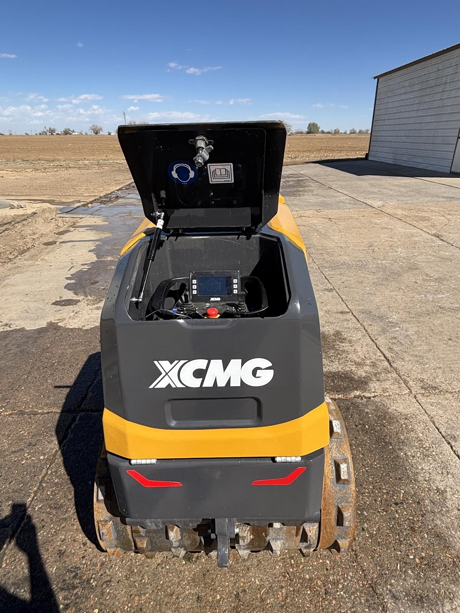 2025 XCMG XTG85 Compacting and Paving