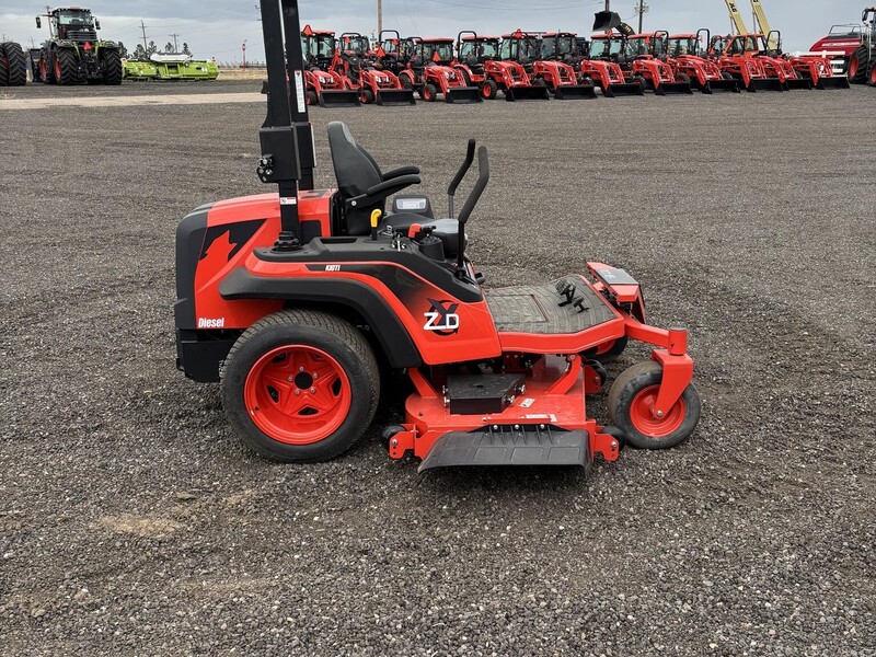 グト 2025 KIOTI ZXD 72 in. KIOTI 1.2L 3 Cylinder 24.5 hp Lawn Mowers