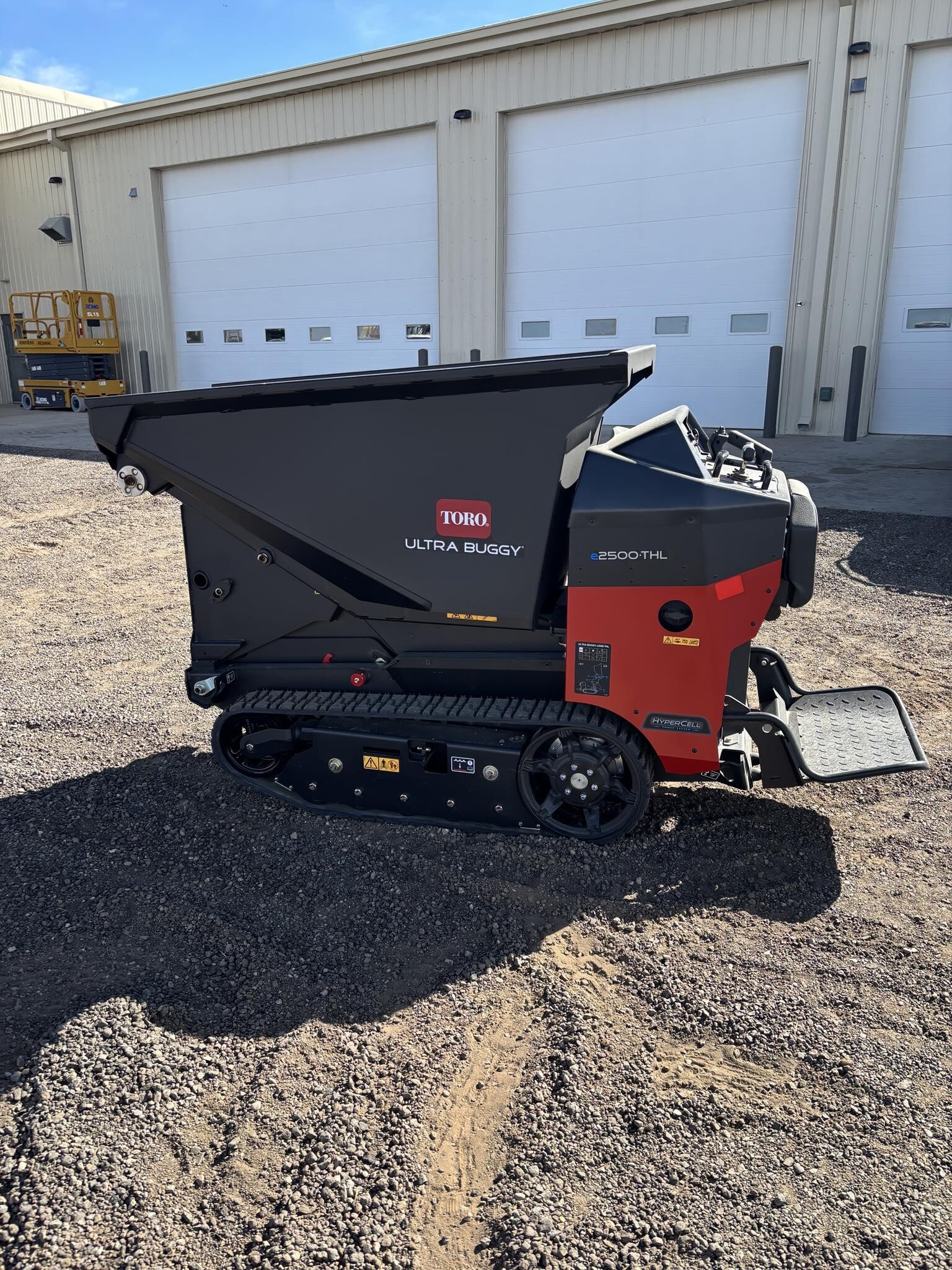 2024 Toro ULTRA BUGGY E2500-THL Compacting and Paving