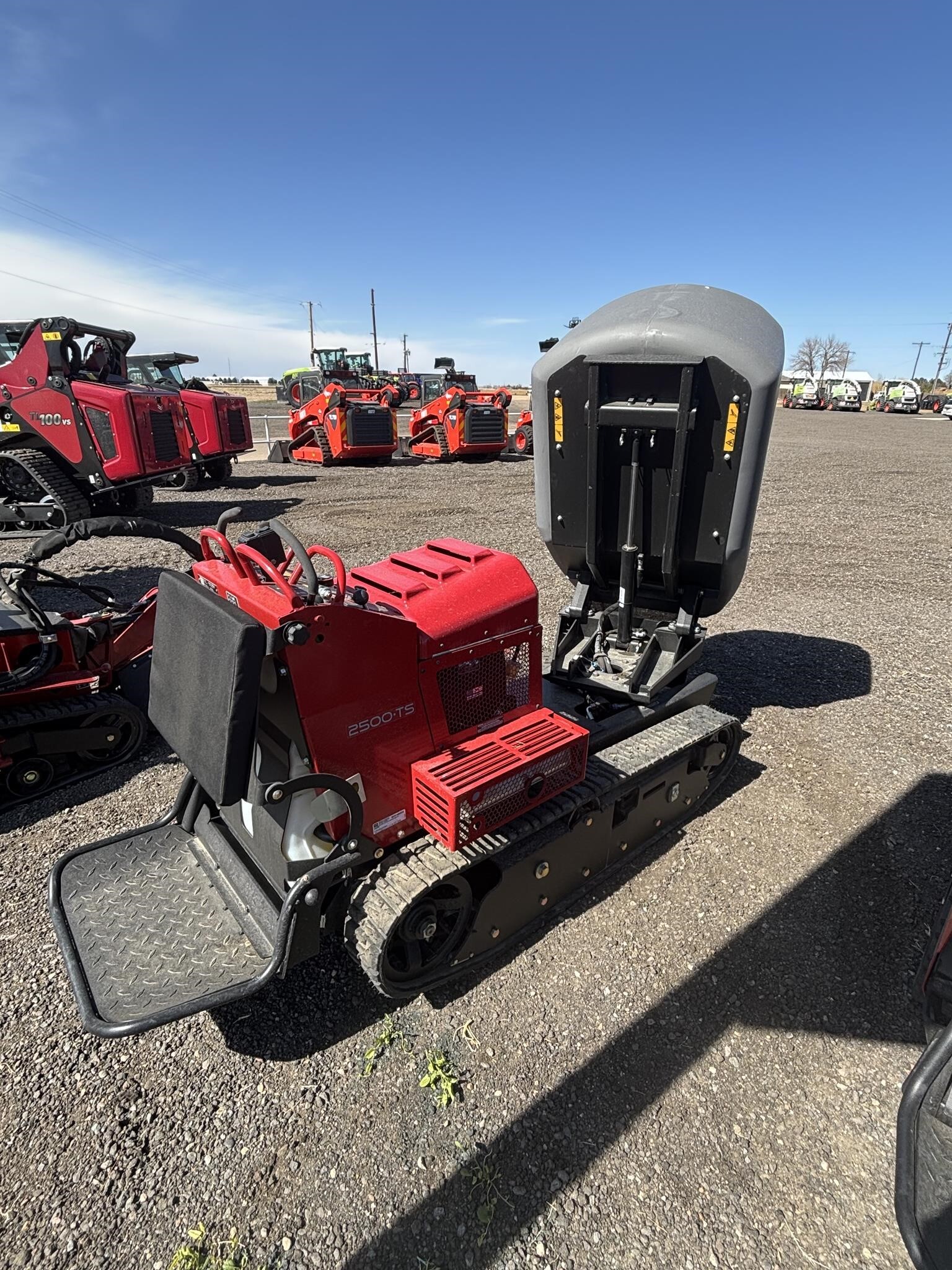 2025 Toro ULTRA BUGGY 2500-TS Compacting and Paving