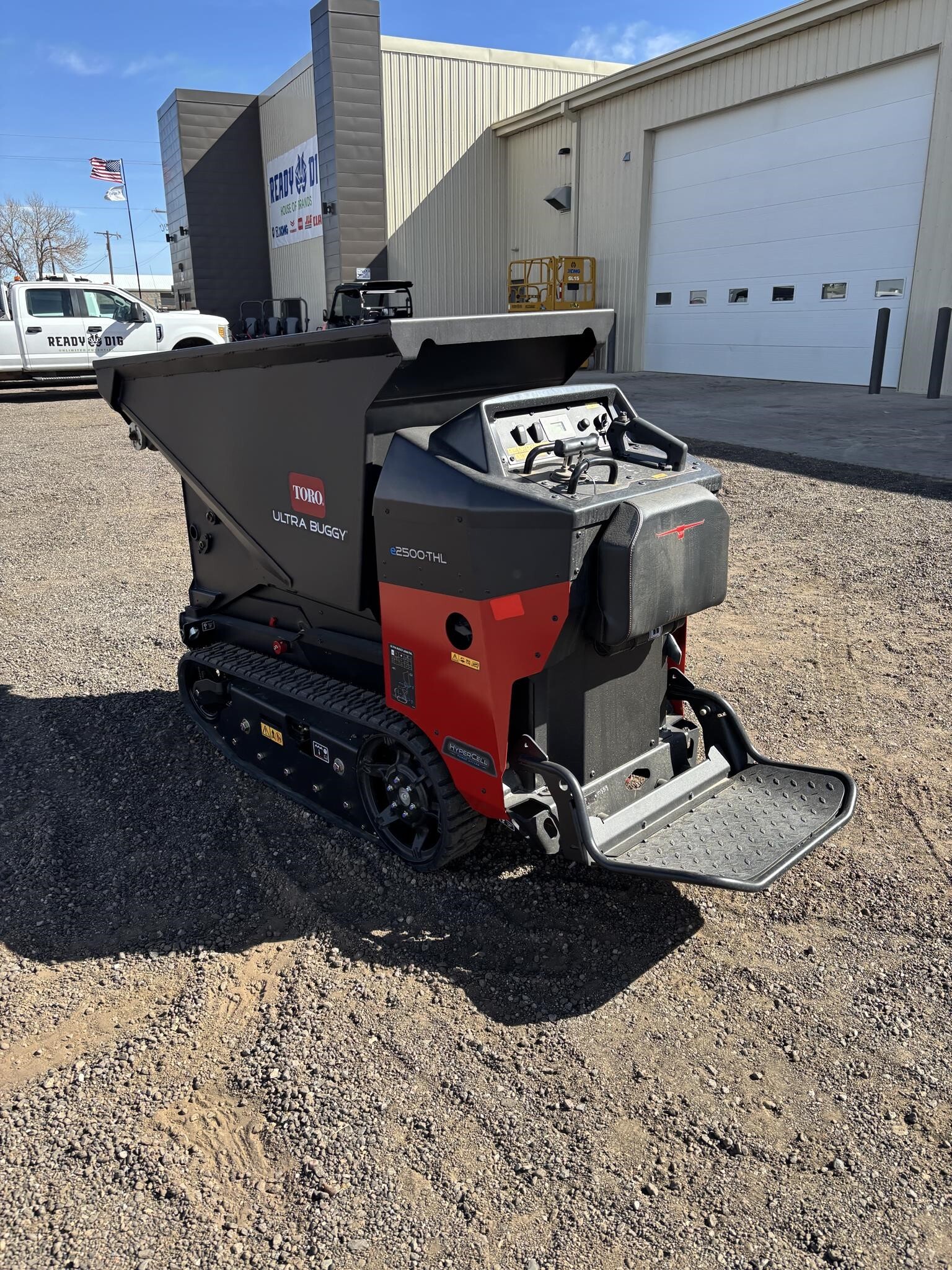 2024 Toro ULTRA BUGGY E2500-THL Compacting and Paving