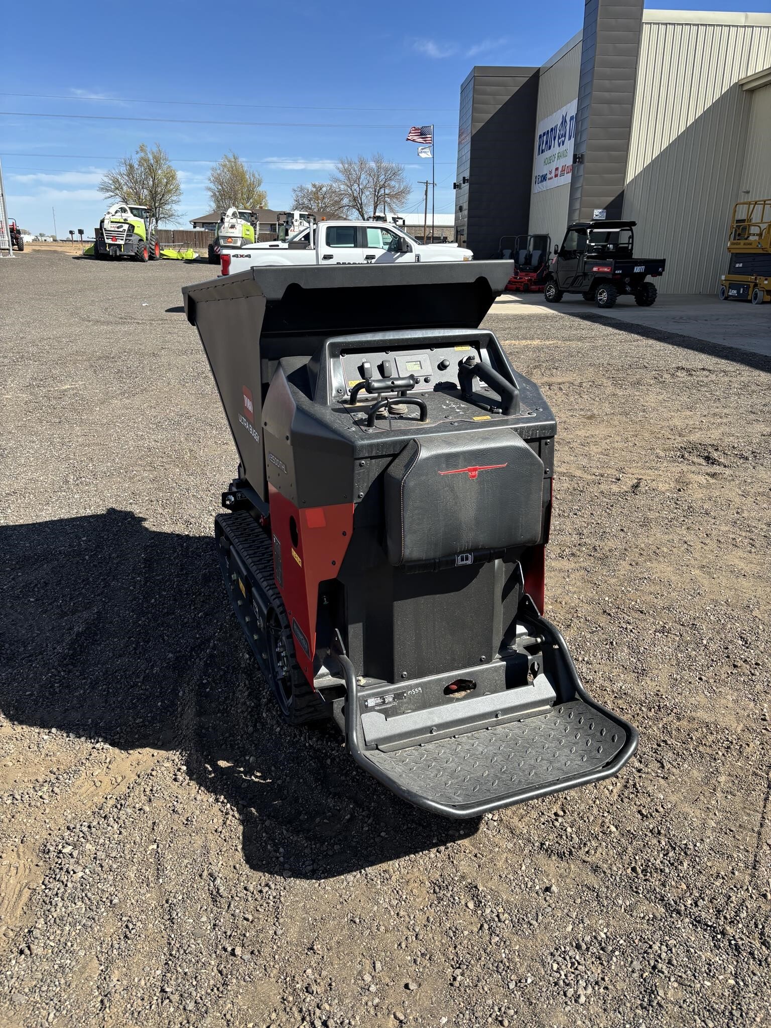 2024 Toro ULTRA BUGGY E2500-THL Compacting and Paving