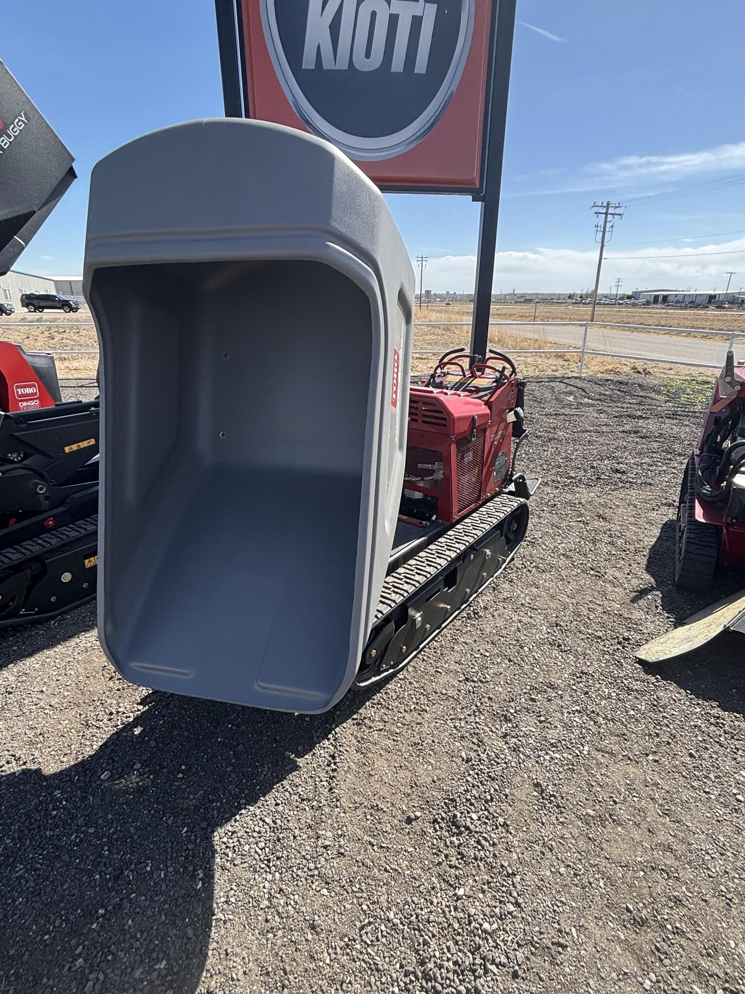 2025 Toro ULTRA BUGGY 2500-TS Compacting and Paving