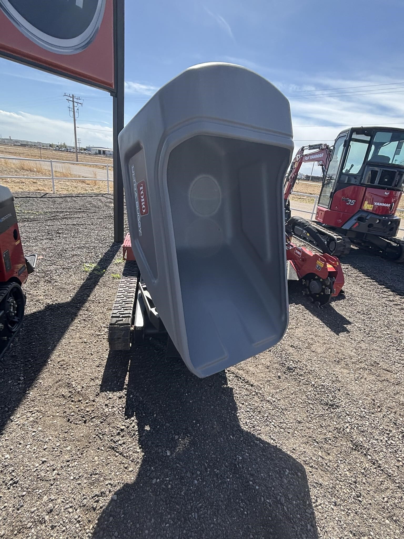 2025 Toro ULTRA BUGGY 2500-TS Compacting and Paving