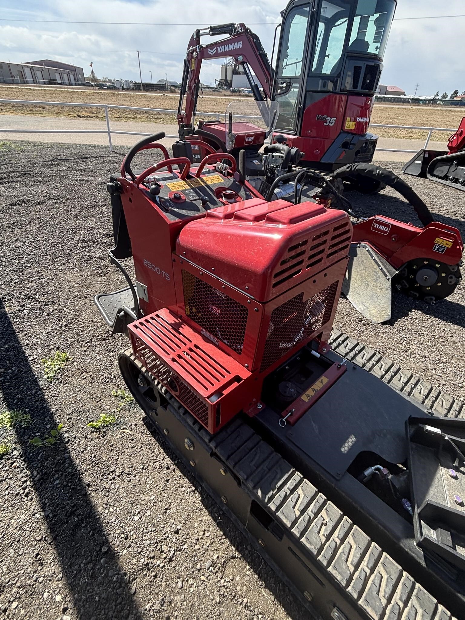 2025 Toro ULTRA BUGGY 2500-TS Compacting and Paving