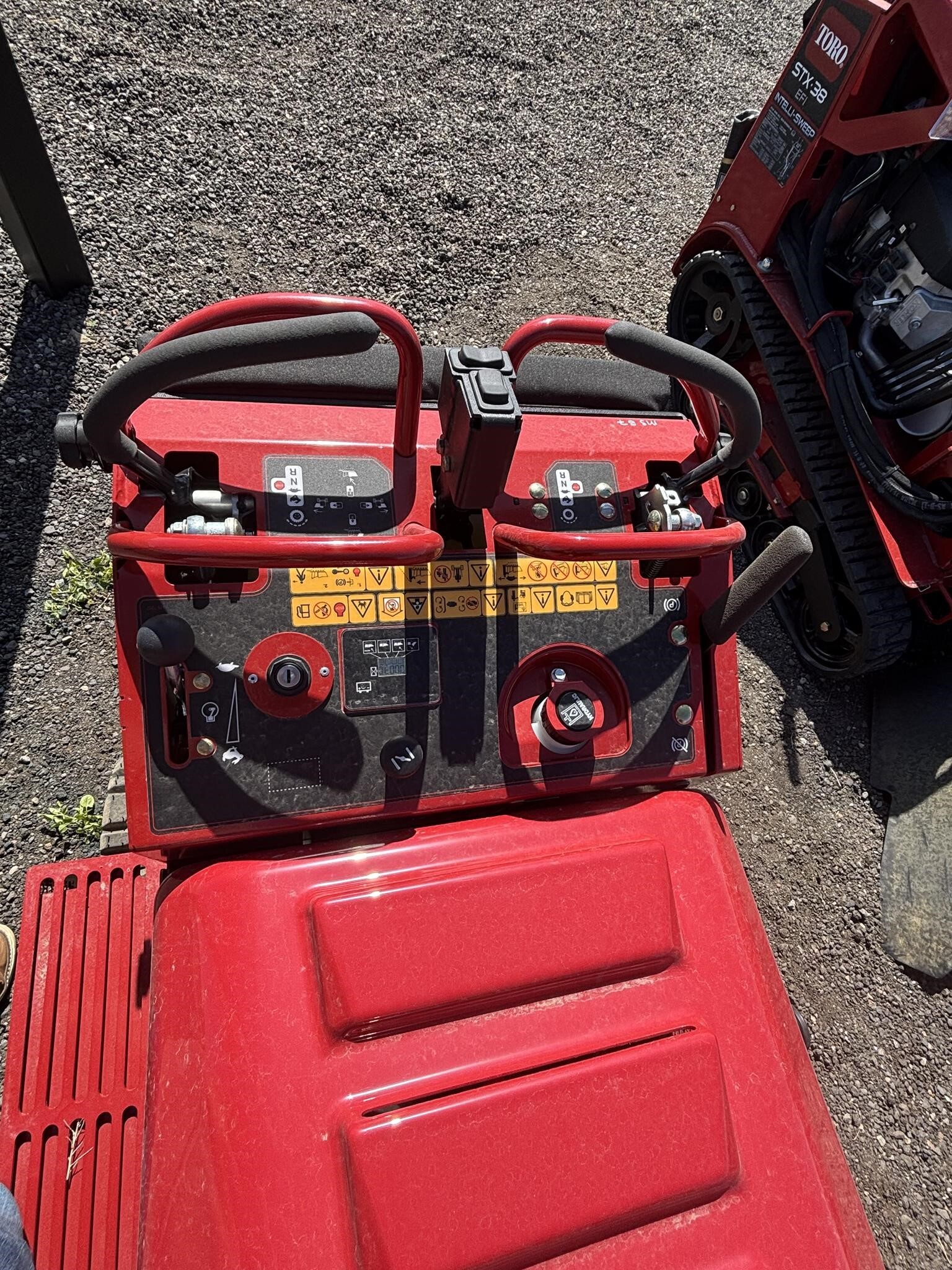 2025 Toro ULTRA BUGGY 2500-TS Compacting and Paving