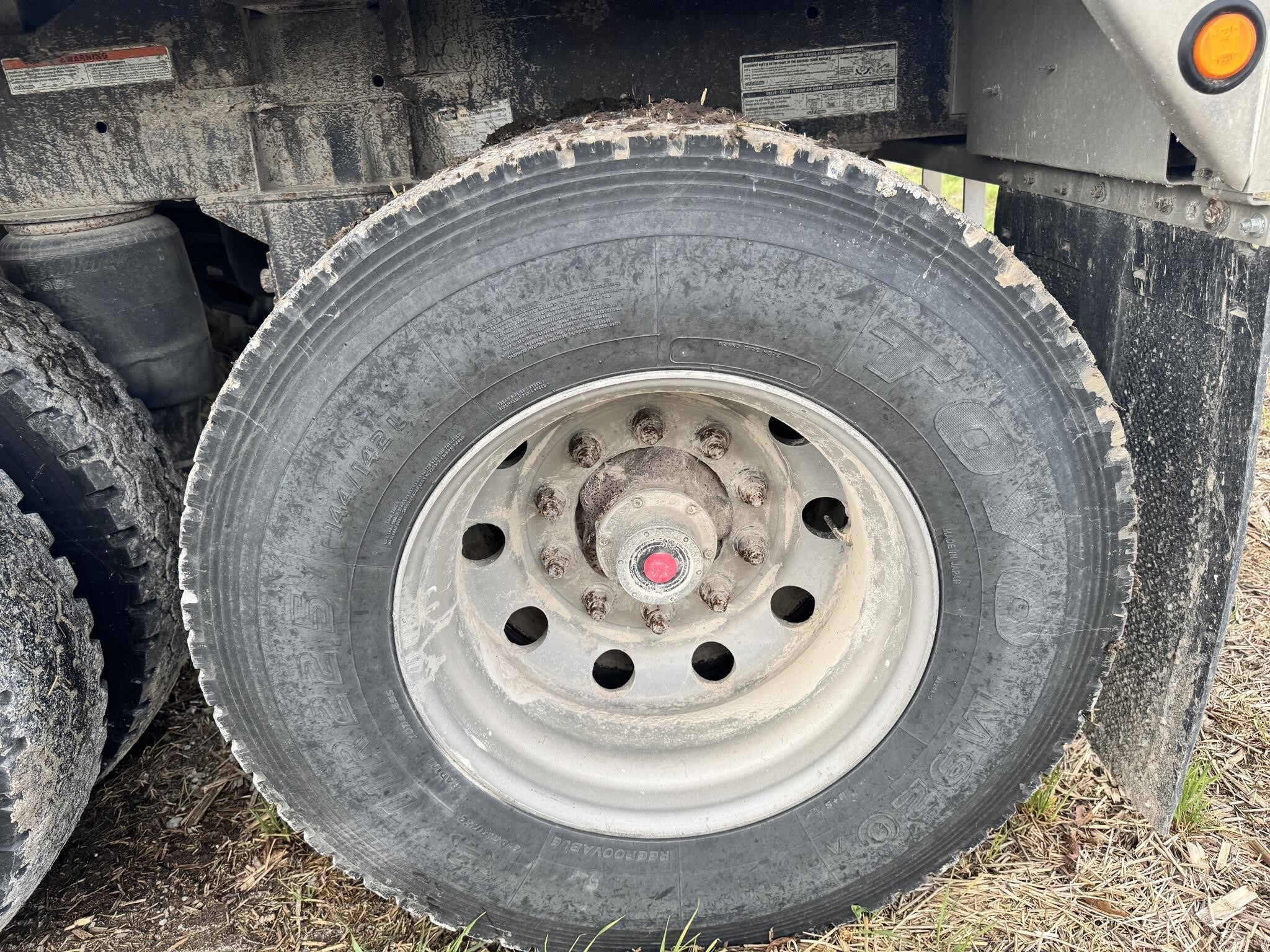 2014 Wilson DWH-550 Grain Trailer