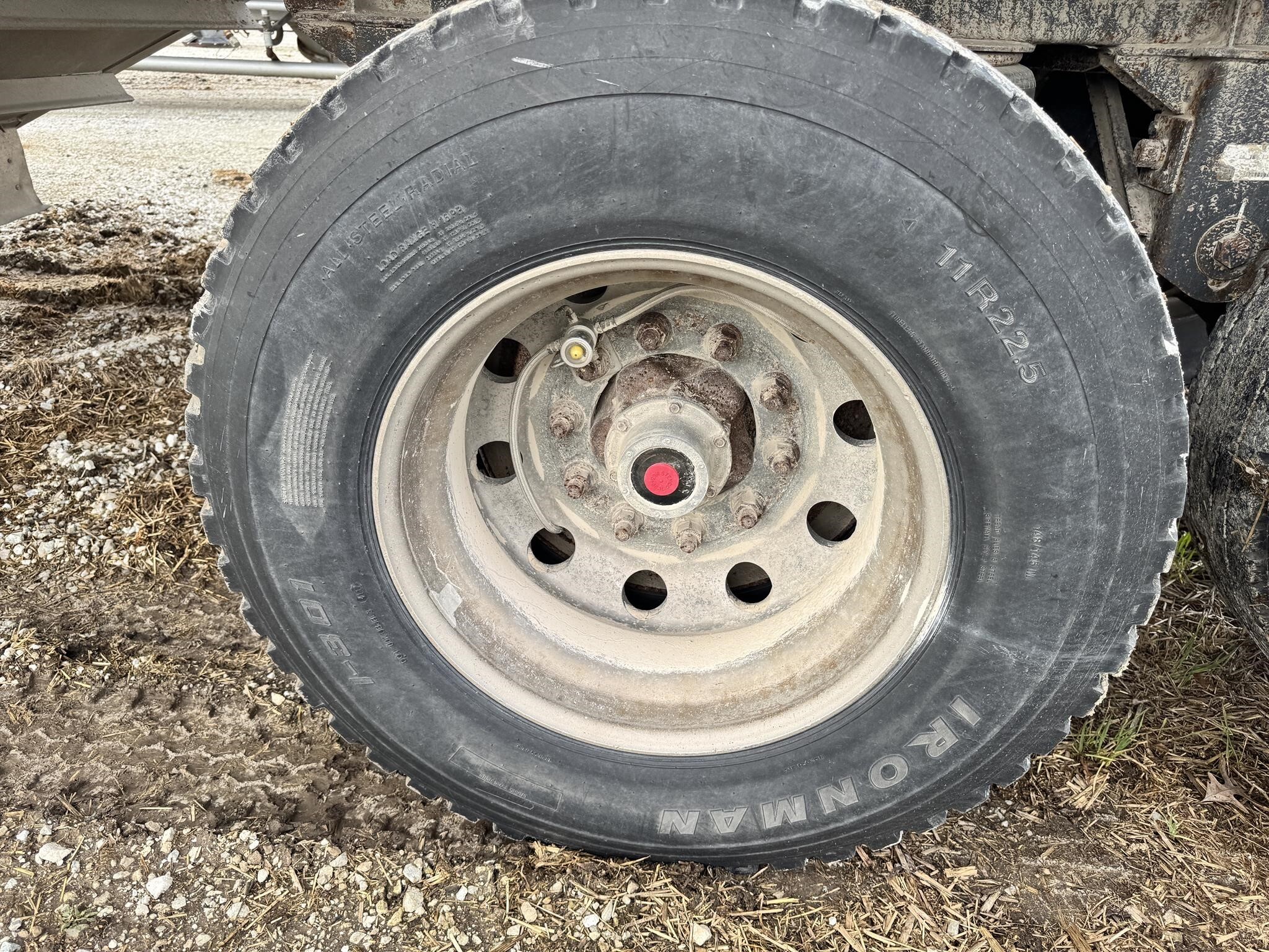 2014 Wilson DWH-550 Grain Trailer