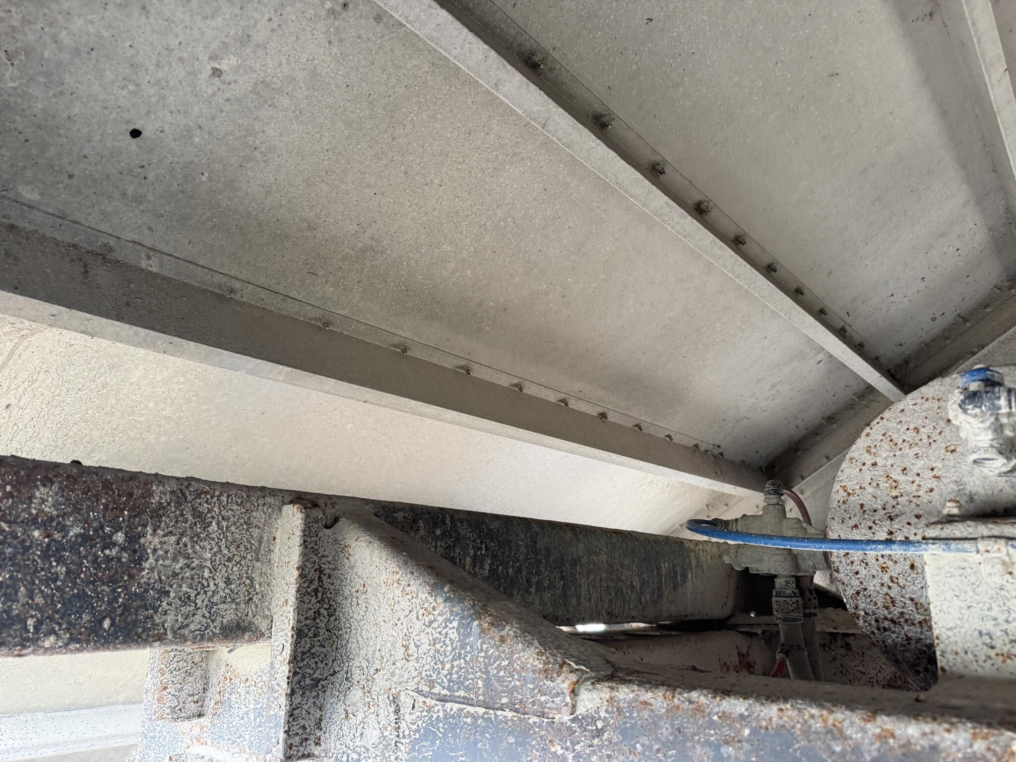2014 Wilson DWH-550 Grain Trailer