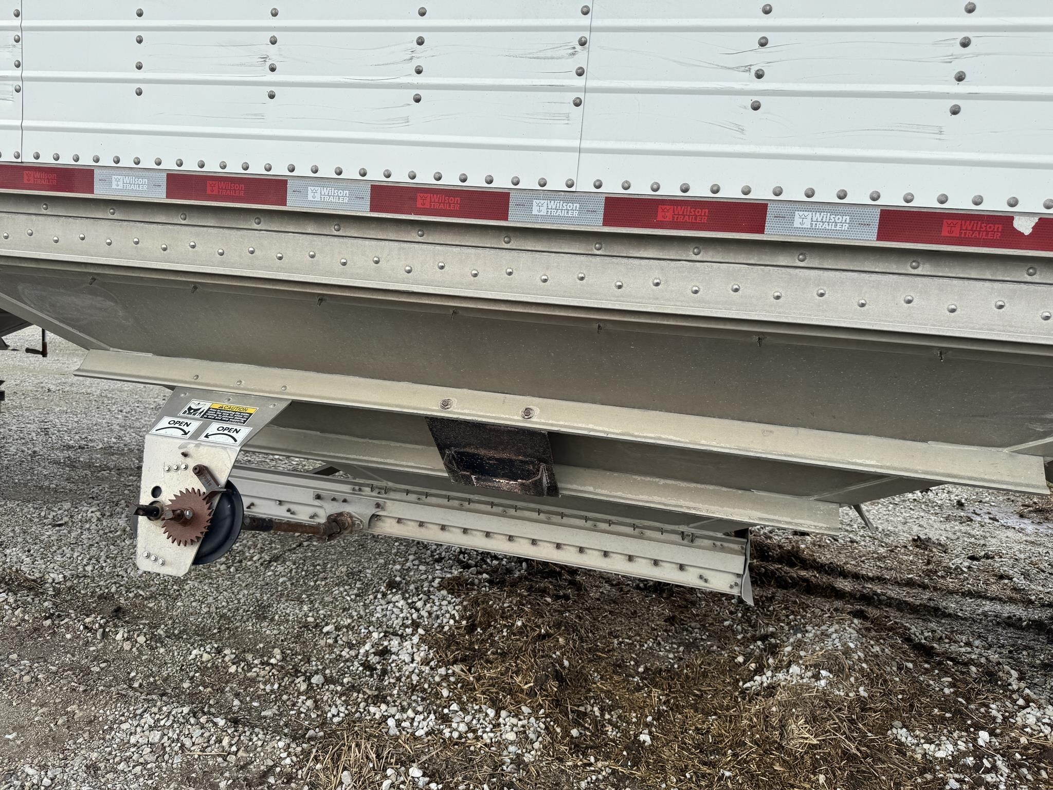 2014 Wilson DWH-550 Grain Trailer