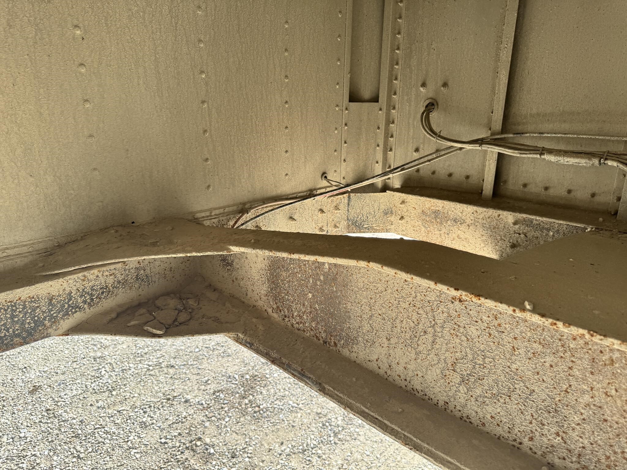 2014 Wilson DWH-550 Grain Trailer