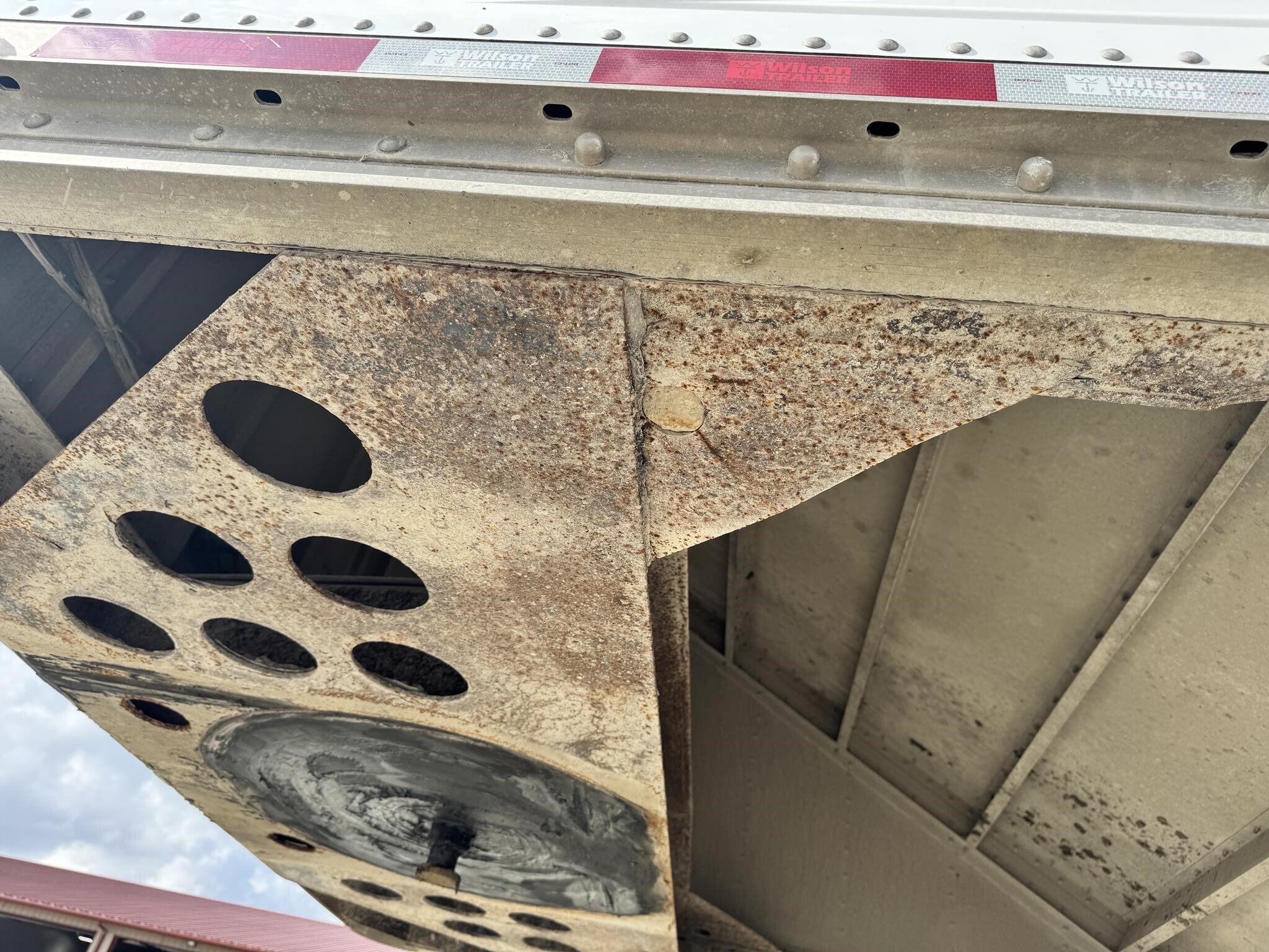 2014 Wilson DWH-550 Grain Trailer
