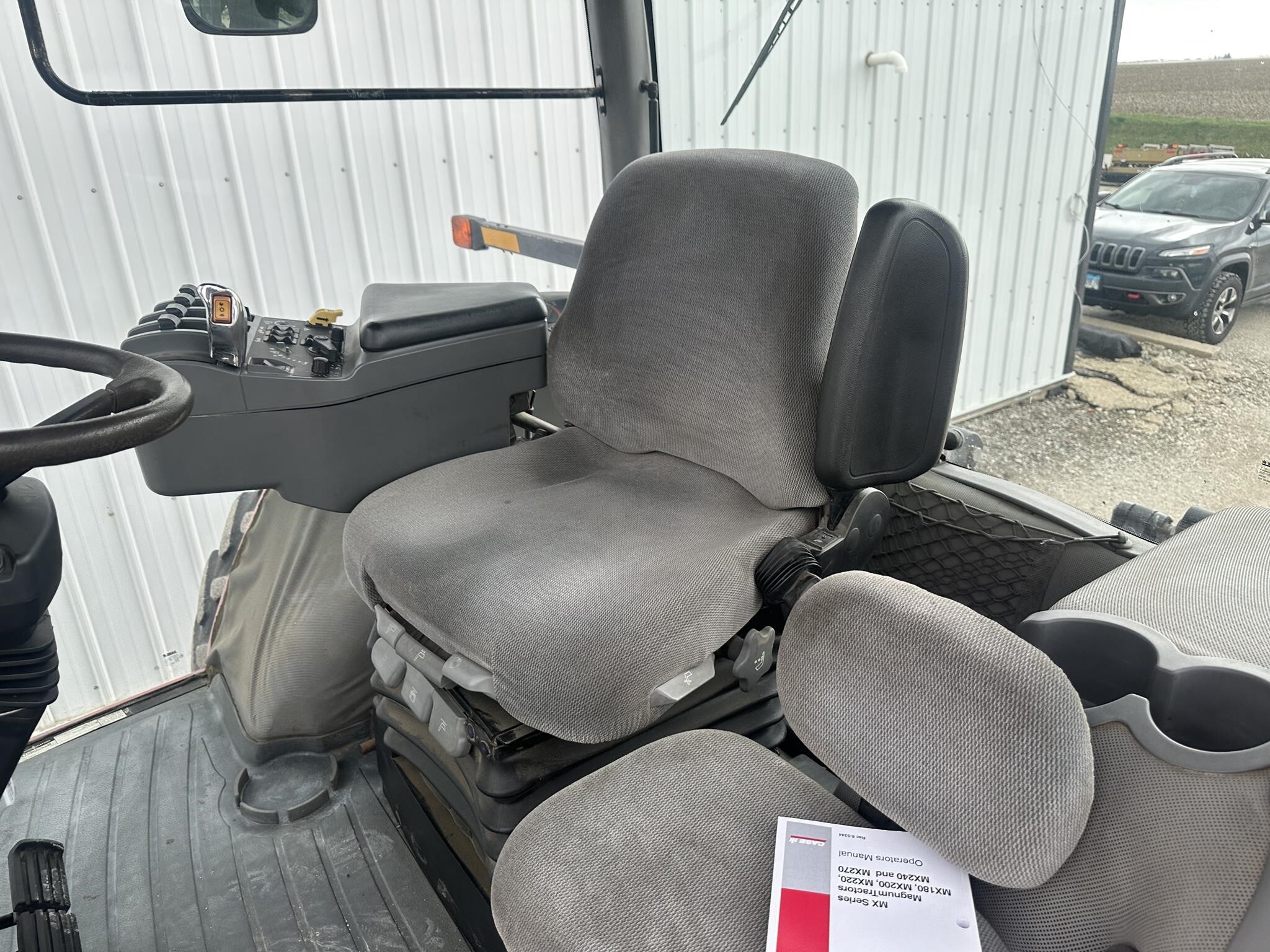 1999 Case IH MX240 Tractor