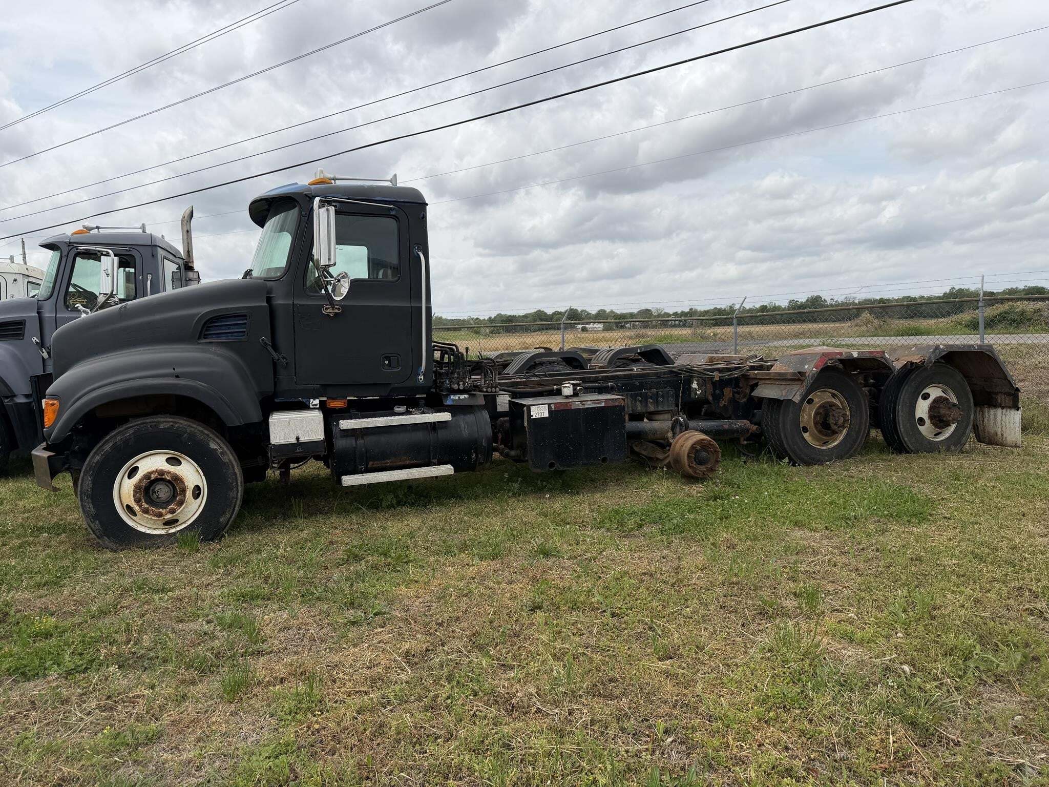 2006 Mack Granite CV713 Dump Trucks/Trailer