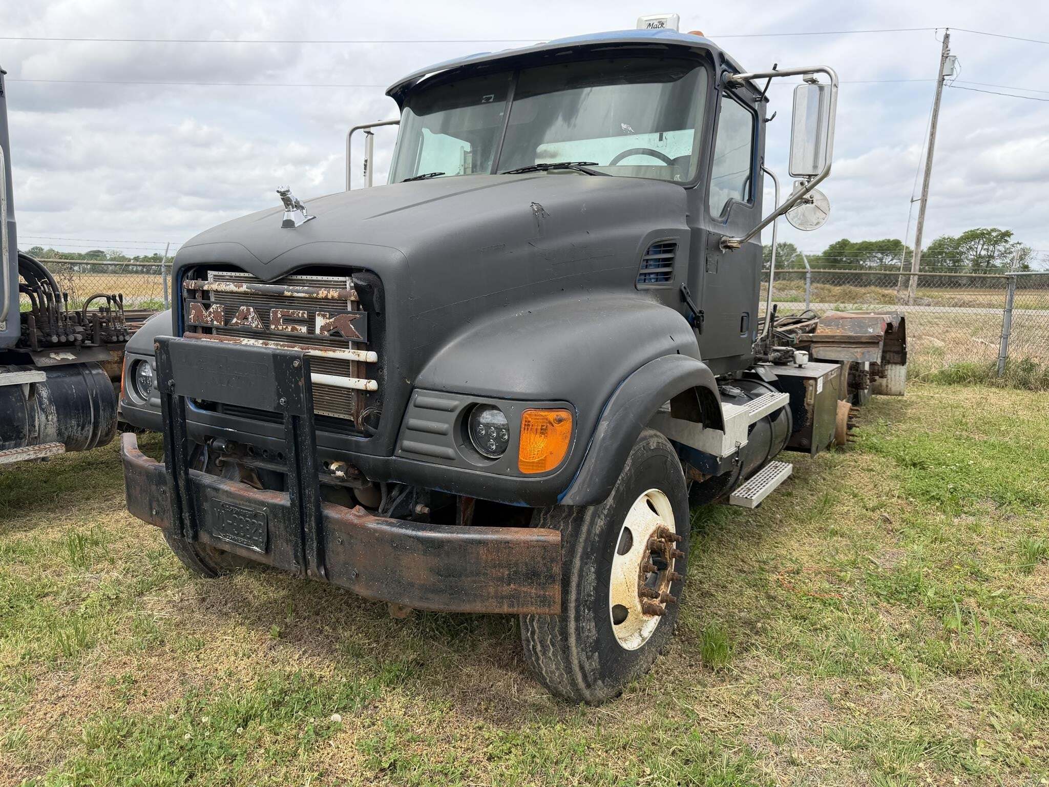 2006 Mack Granite CV713 Dump Trucks/Trailer