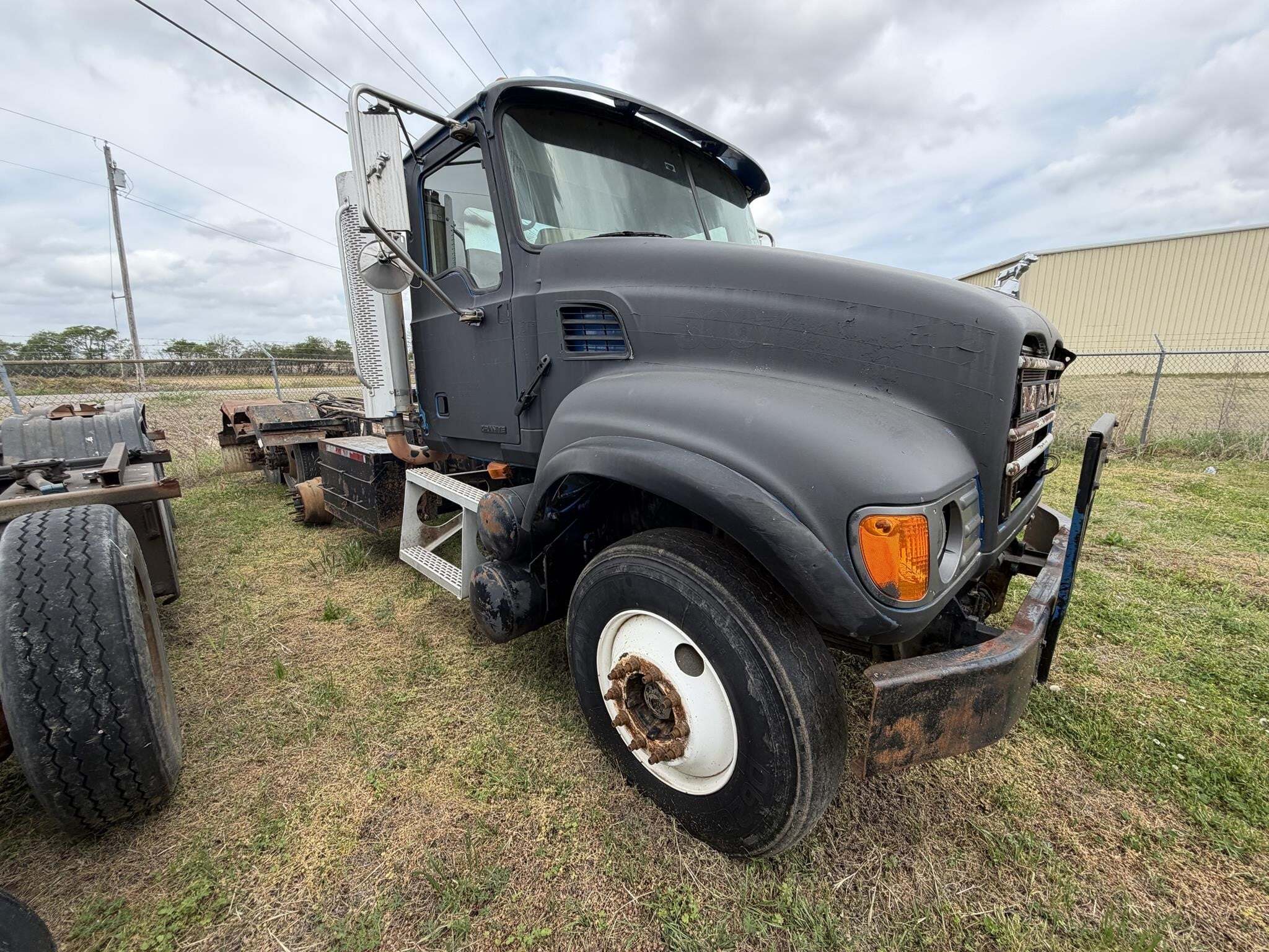 2006 Mack Granite CV713 Dump Trucks/Trailer