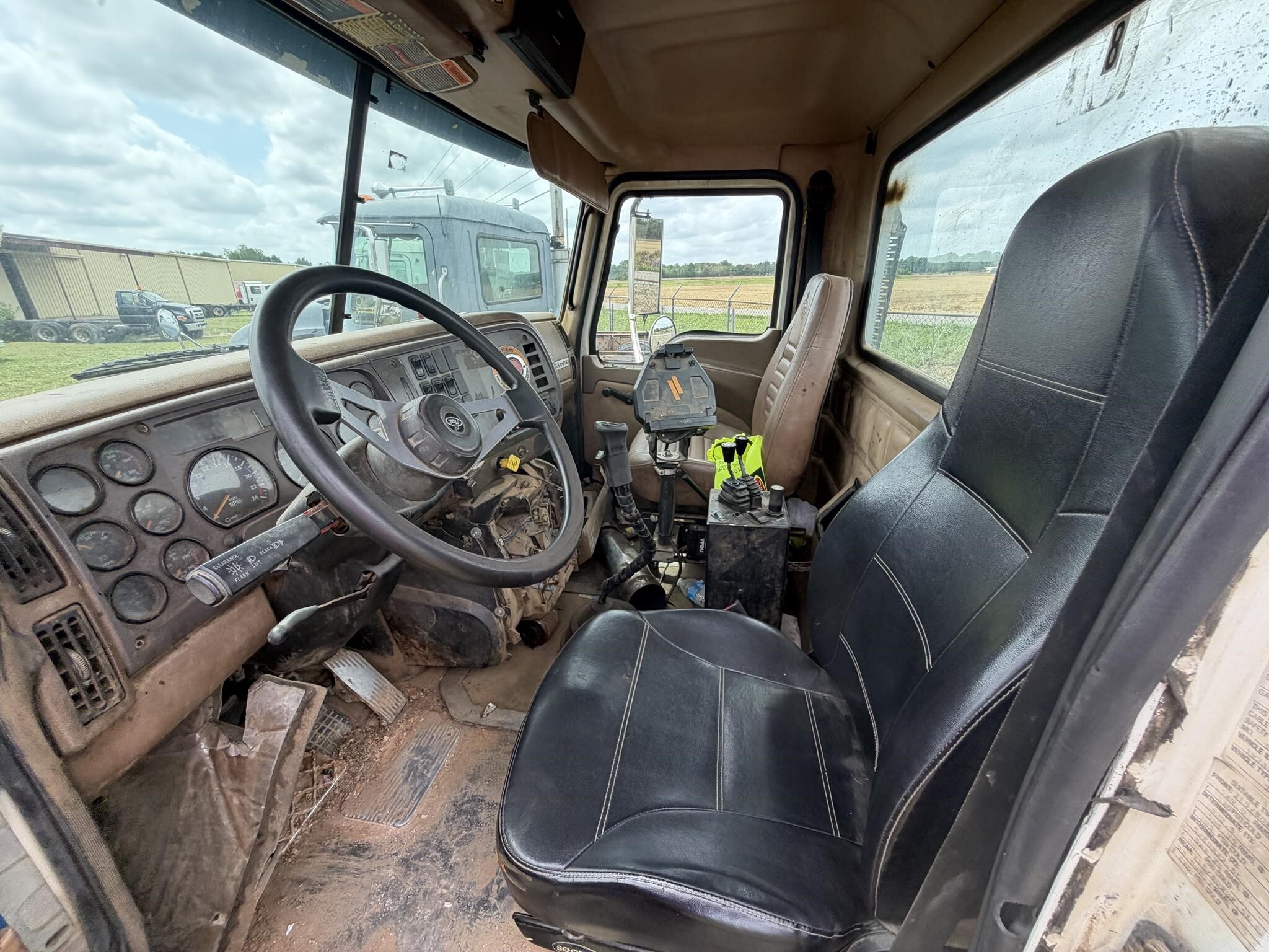 2006 Mack Granite CV713 Dump Trucks/Trailer