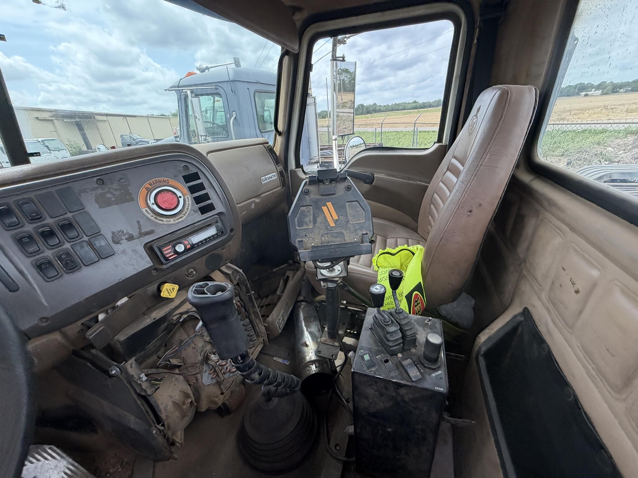 2006 Mack Granite CV713 Dump Trucks/Trailer