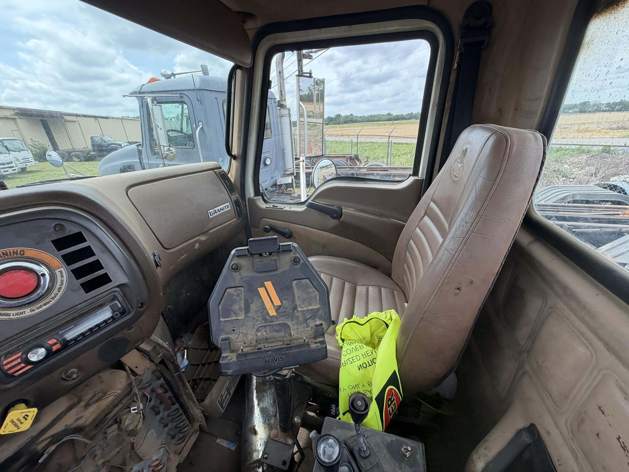 2006 Mack Granite CV713 Dump Trucks/Trailer