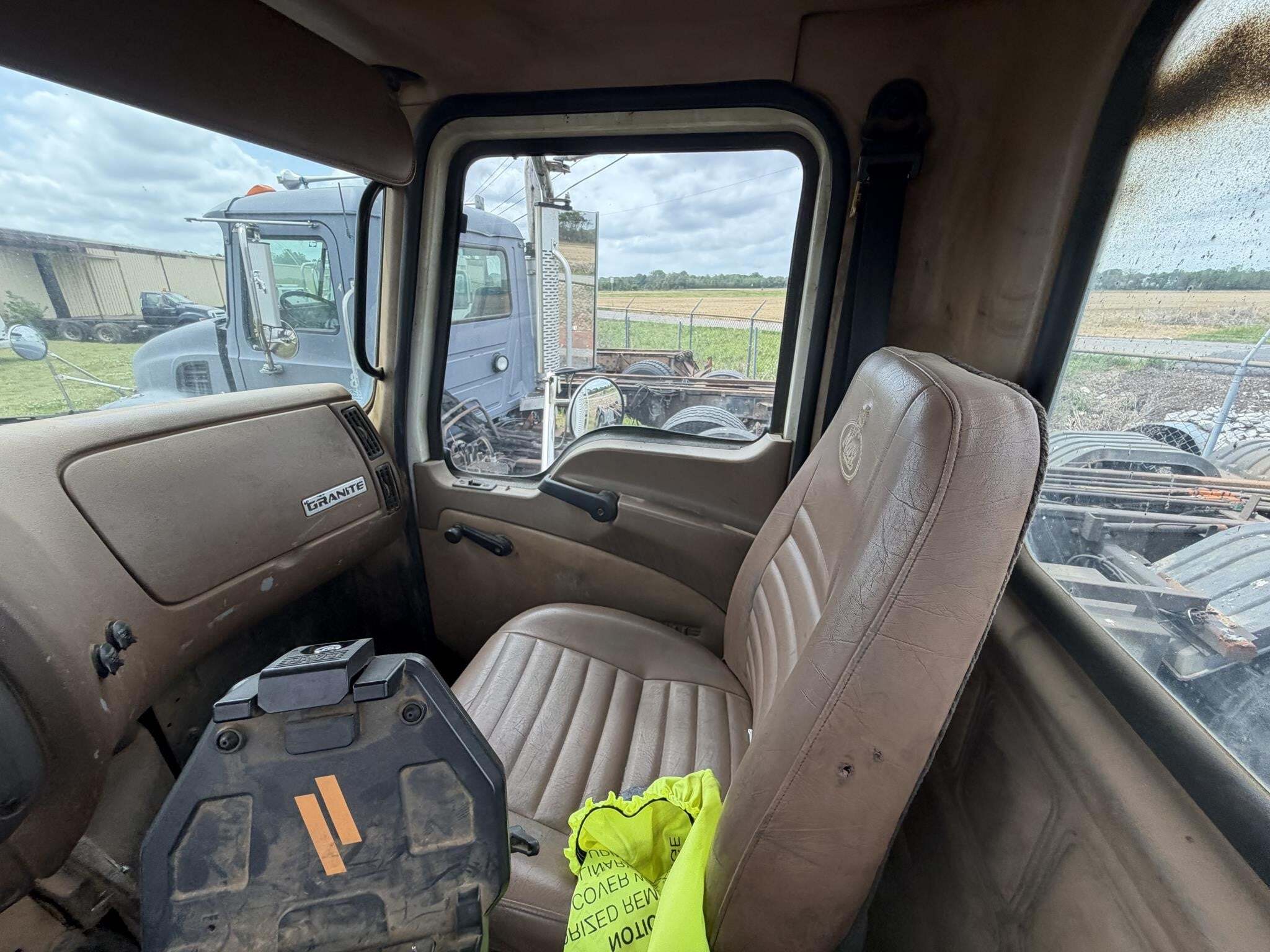 2006 Mack Granite CV713 Dump Trucks/Trailer