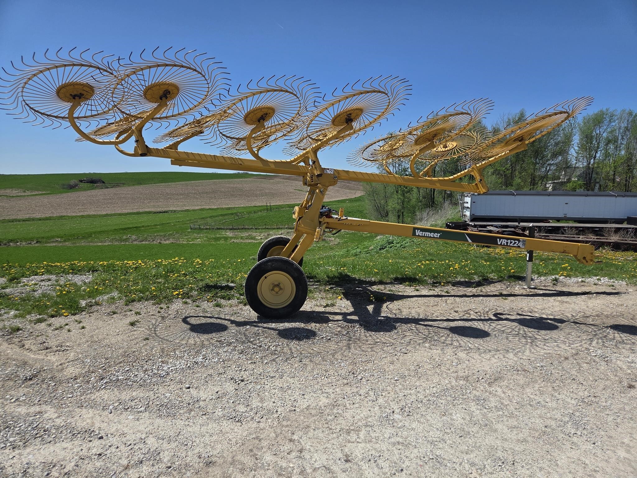 2016 Vermeer VR1224 Rake