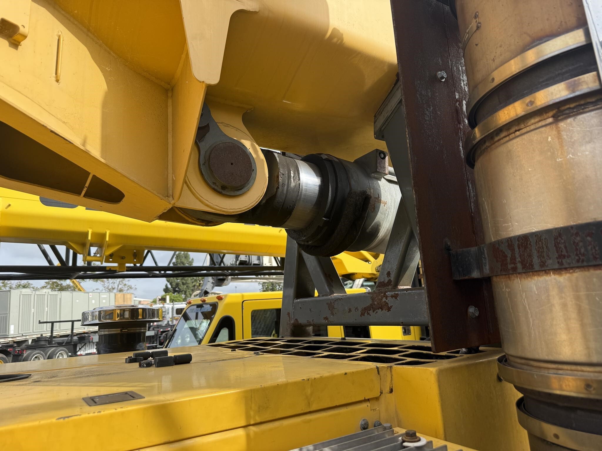 2004 Grove TMS900E Crane