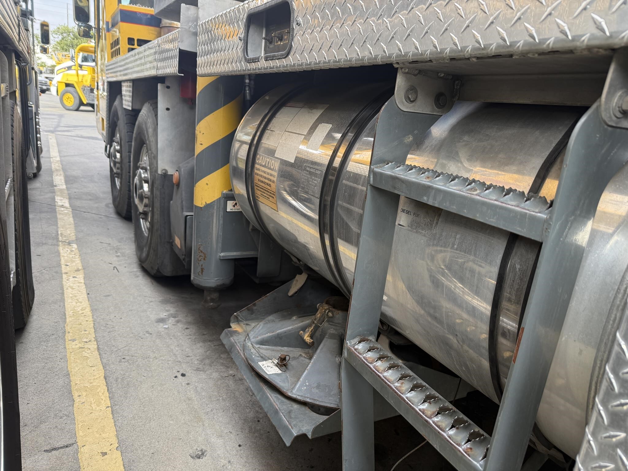 2004 Grove TMS900E Crane