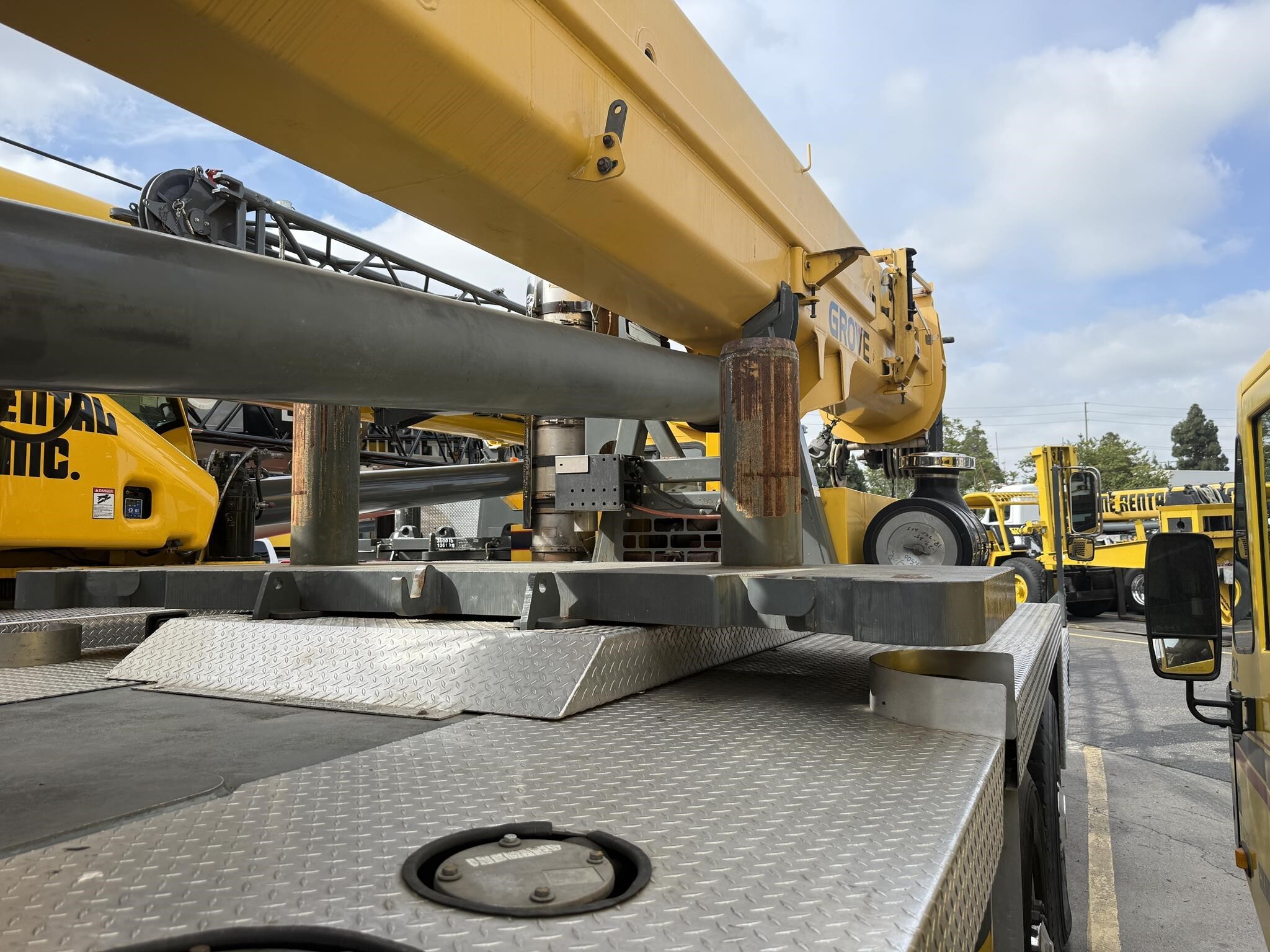 2004 Grove TMS900E Crane