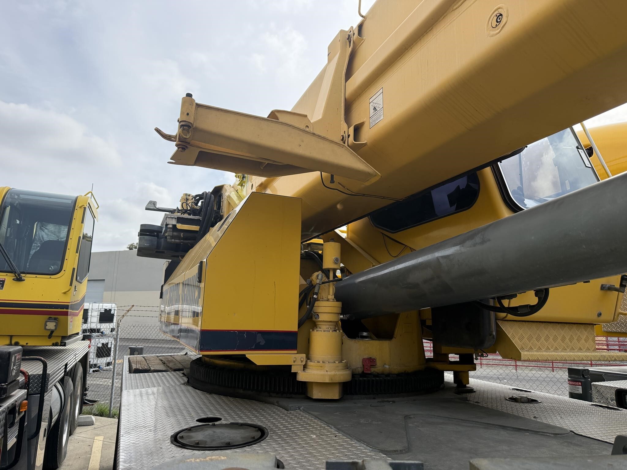 2004 Grove TMS900E Crane