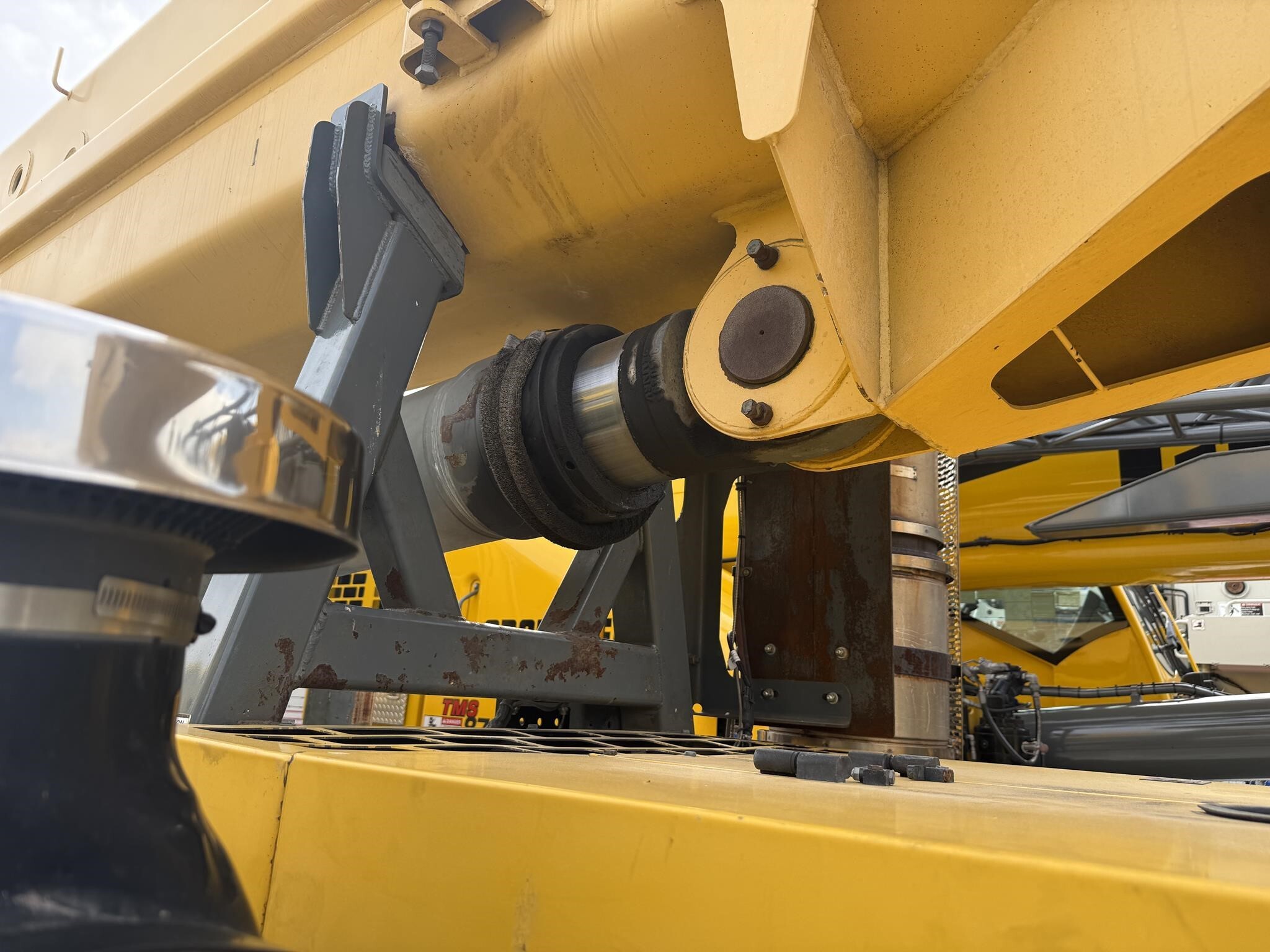 2004 Grove TMS900E Crane