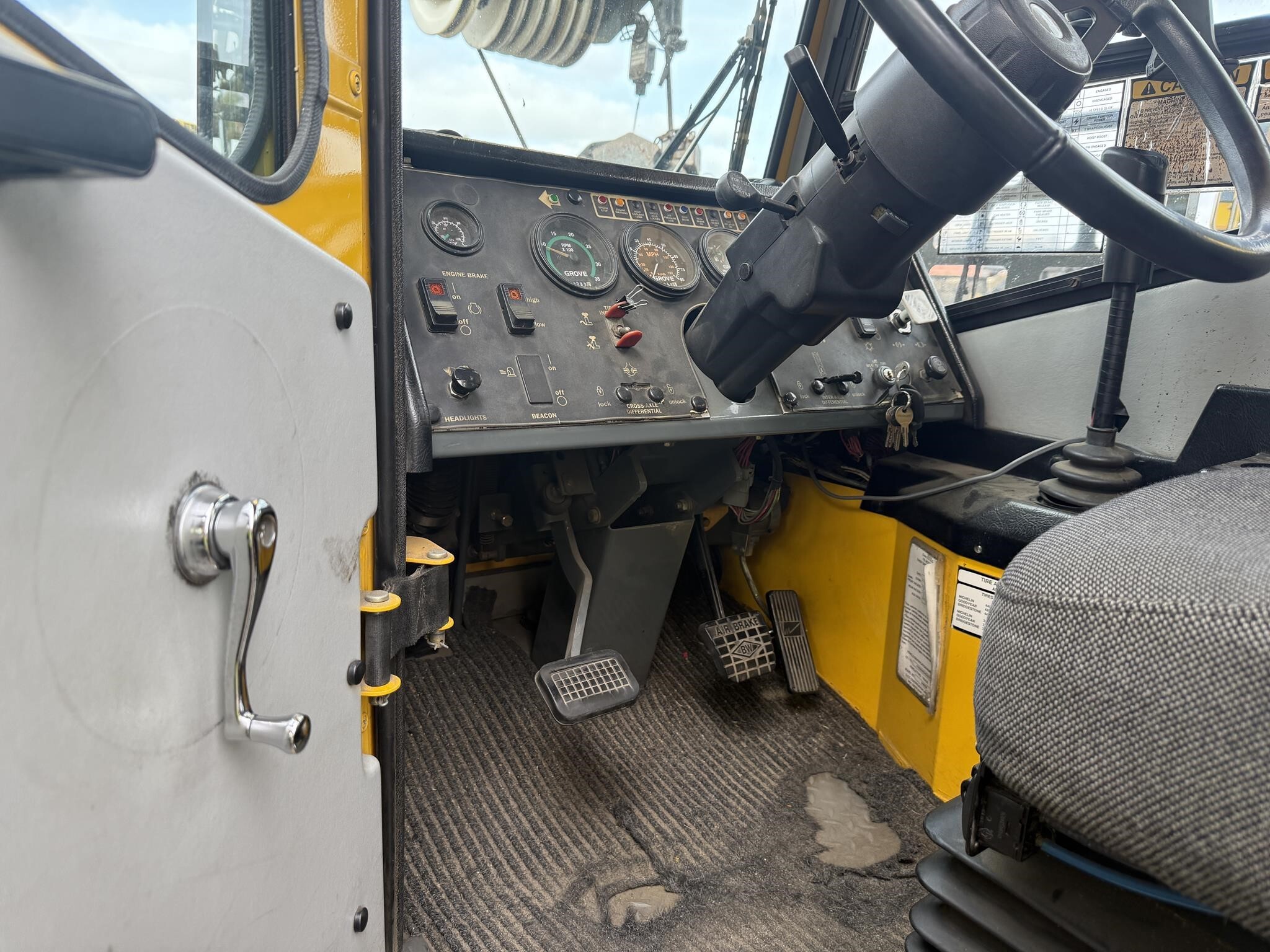 2004 Grove TMS900E Crane