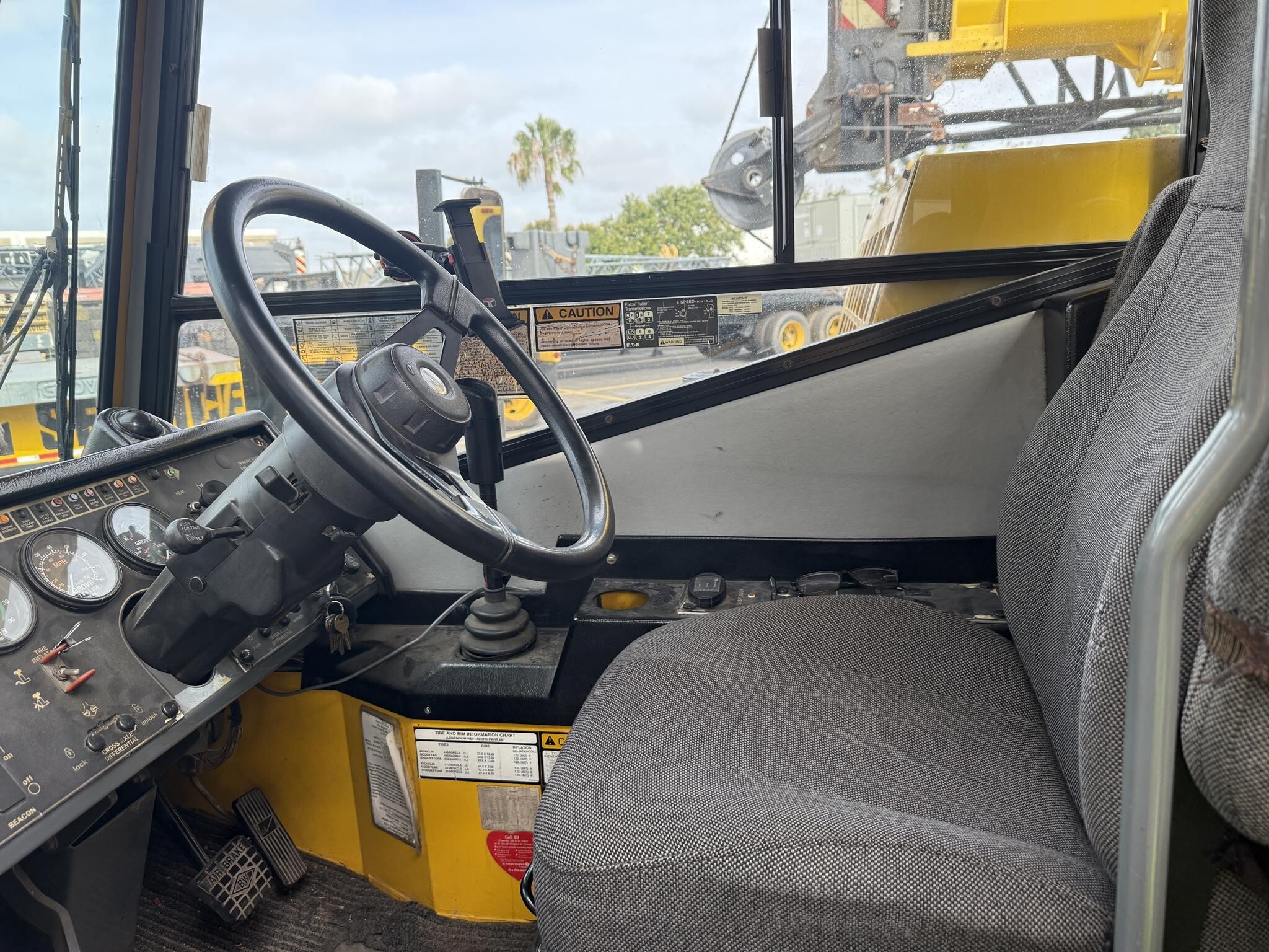 2004 Grove TMS900E Crane