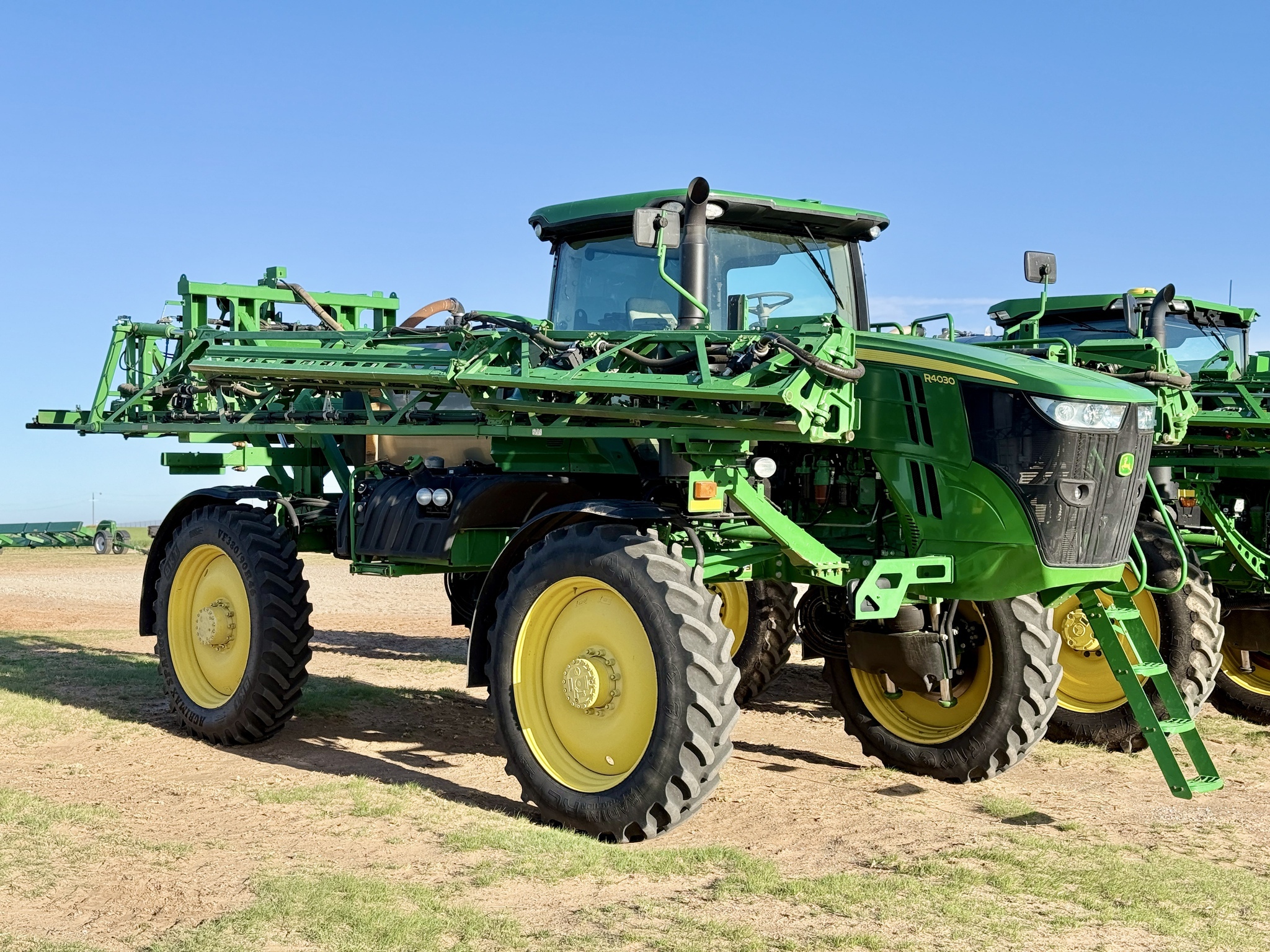2014 John Deere R4030 Self-Propelled Sprayer