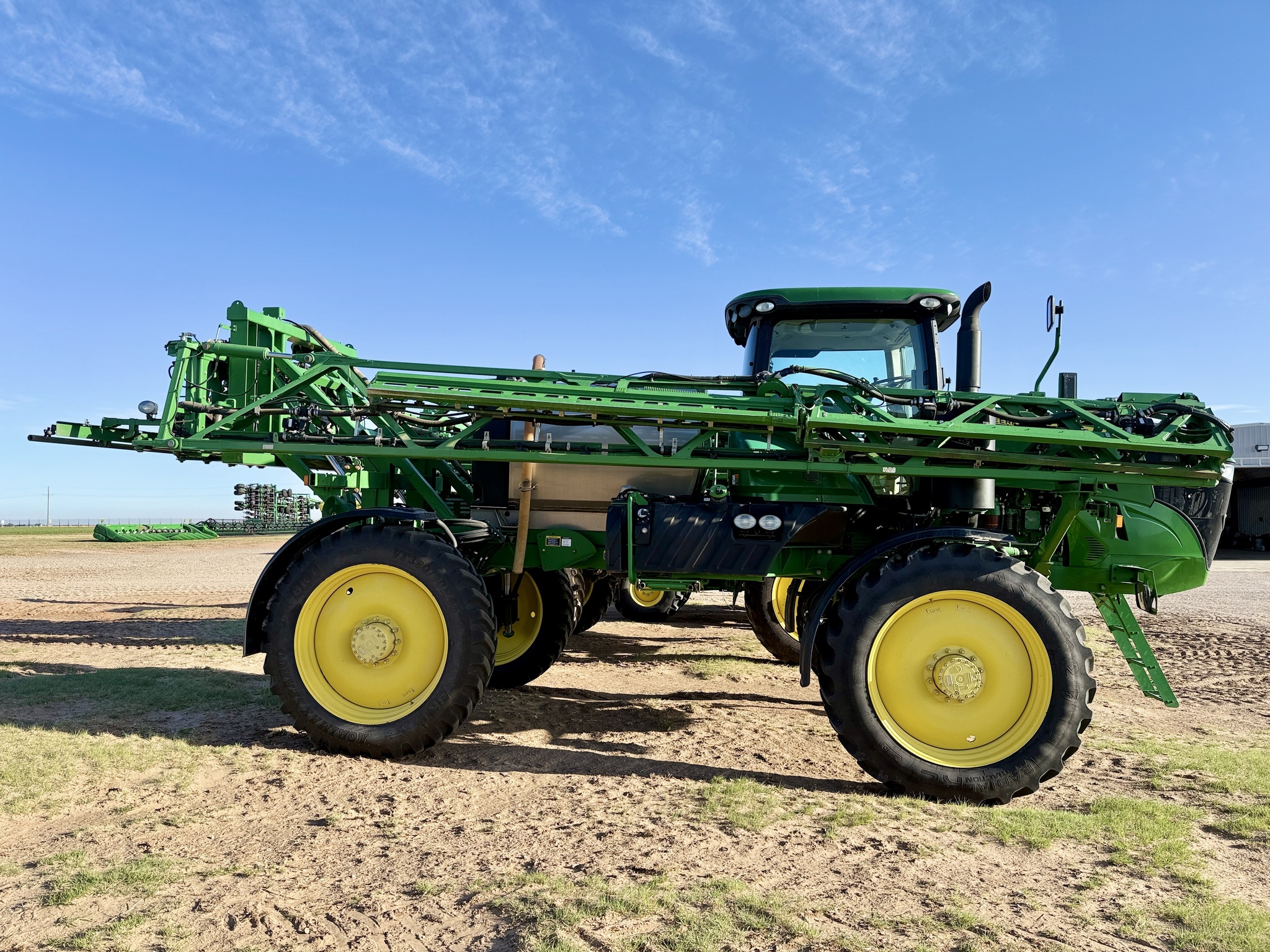 2014 John Deere R4030 Self-Propelled Sprayer