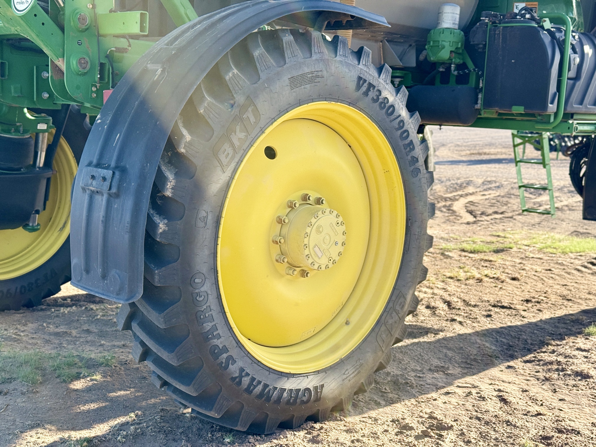 2014 John Deere R4030 Self-Propelled Sprayer