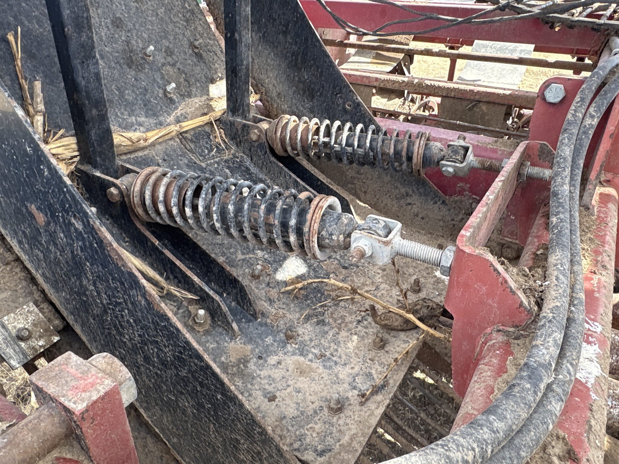 2010 Amity 2500 Beet Equipment