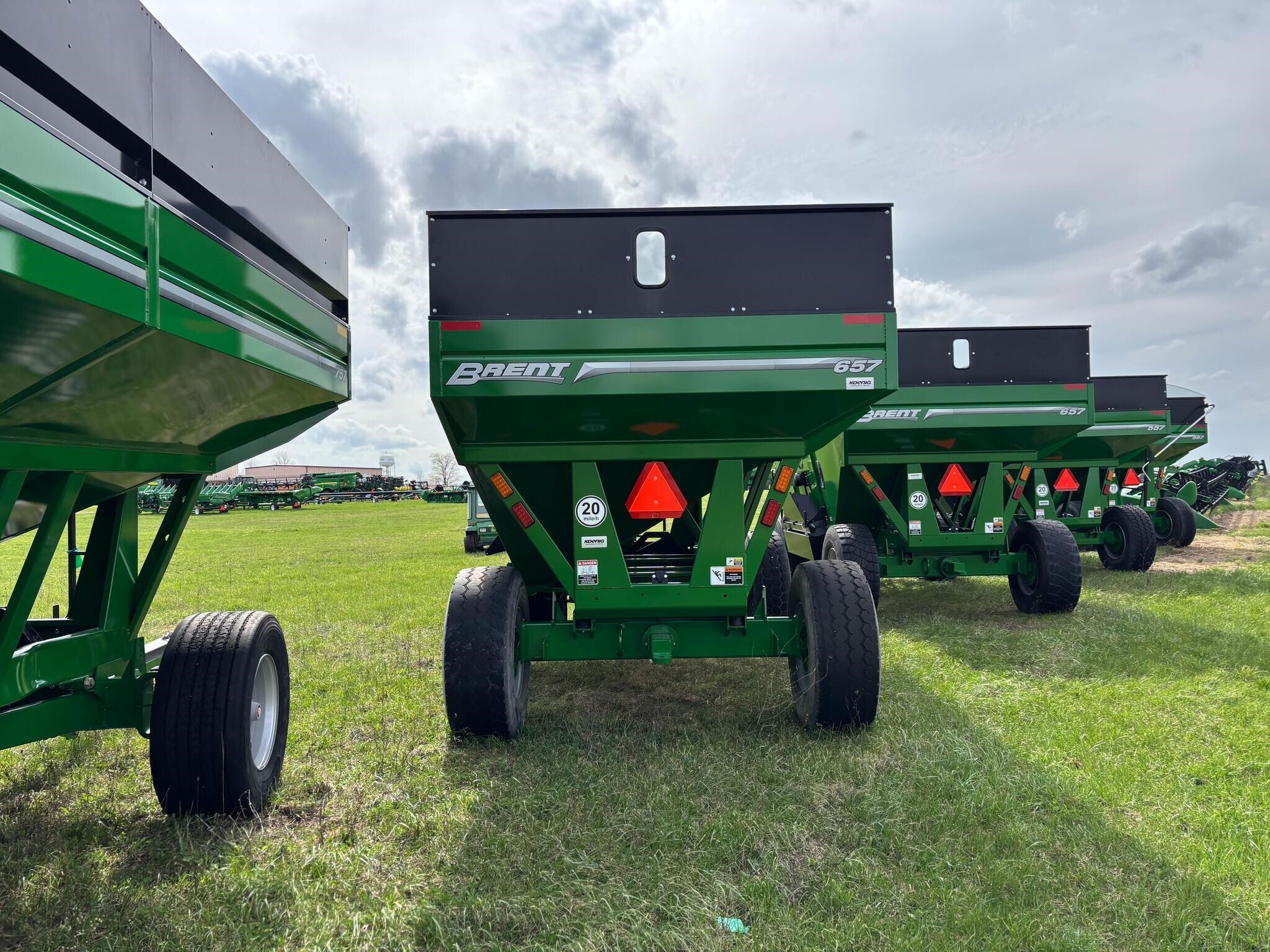  Brent 657 Gravity Wagon