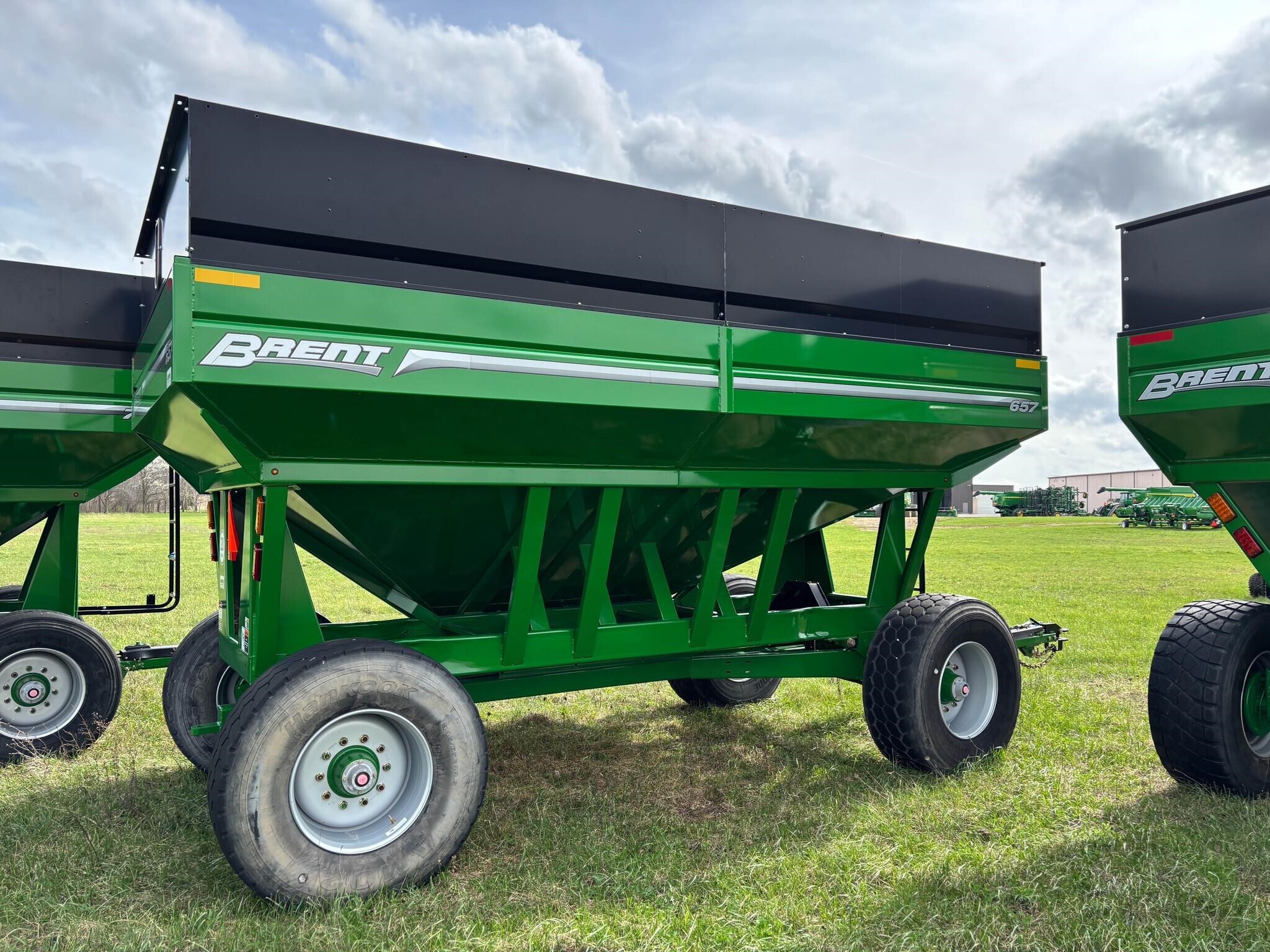 Brent 657 Gravity Wagon