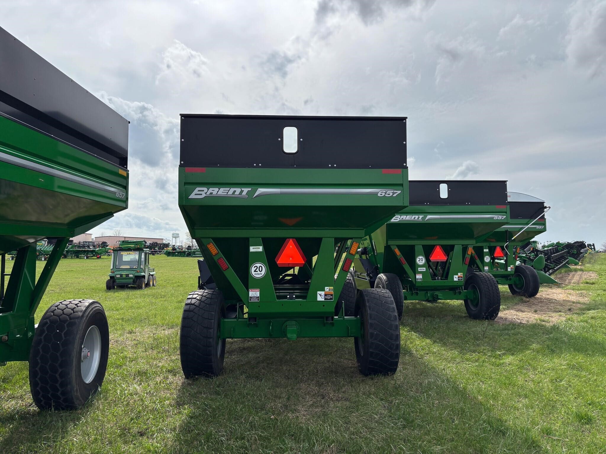  Brent 657 Gravity Wagon