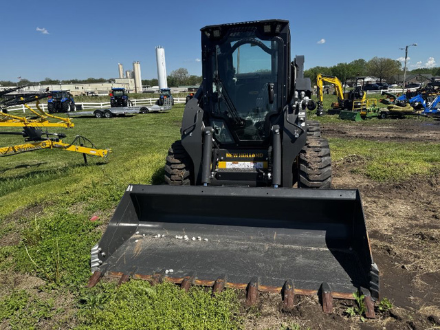 2025 New Holland L328 Skid Steer