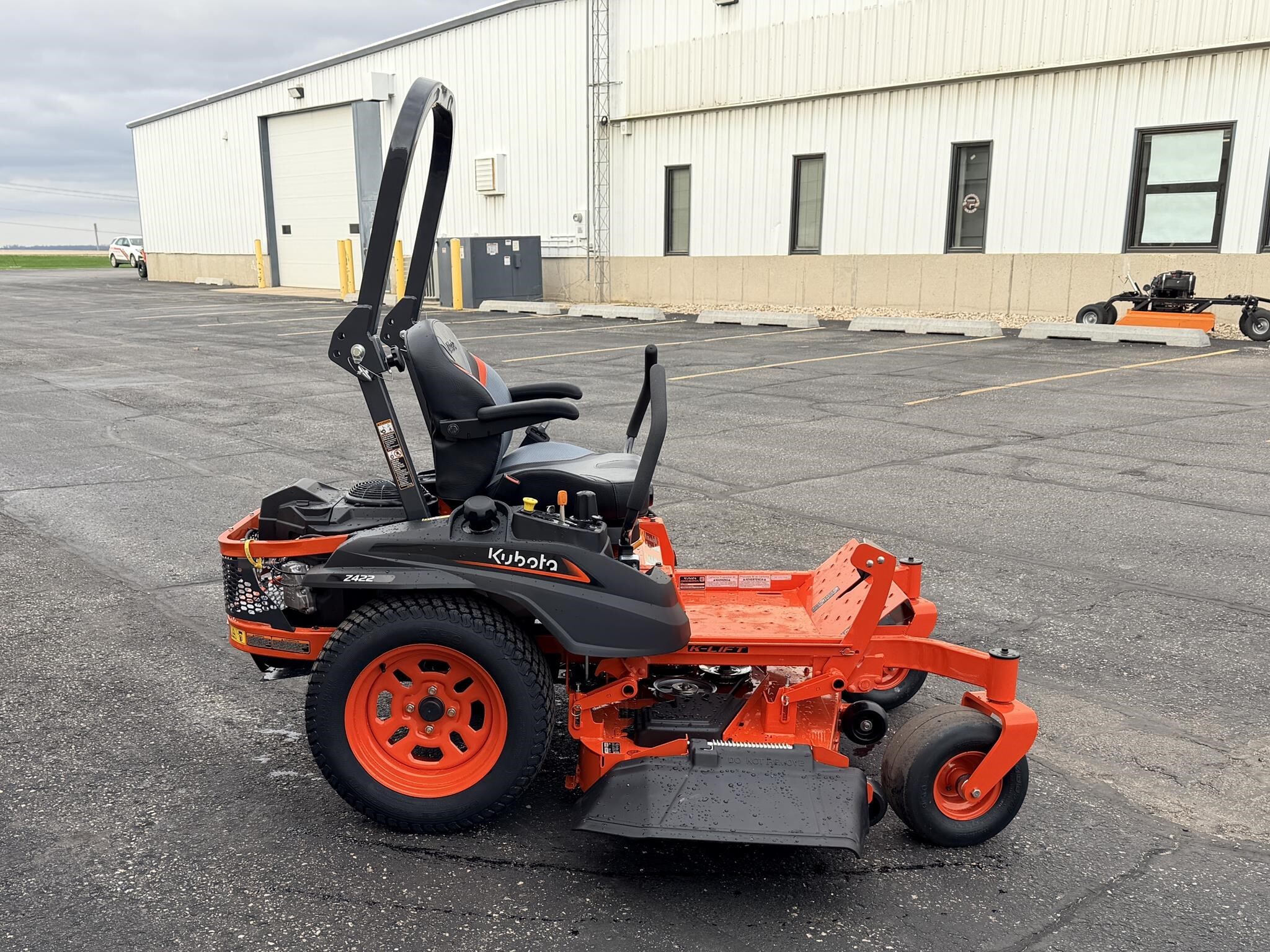 2026 Kubota Z422 Lawn Mower