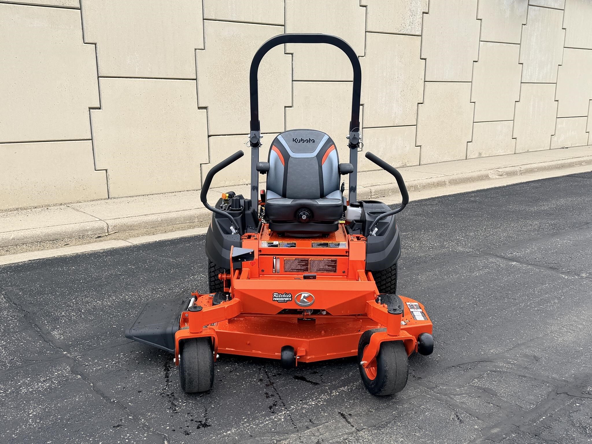 2026 Kubota Z422 Lawn Mower