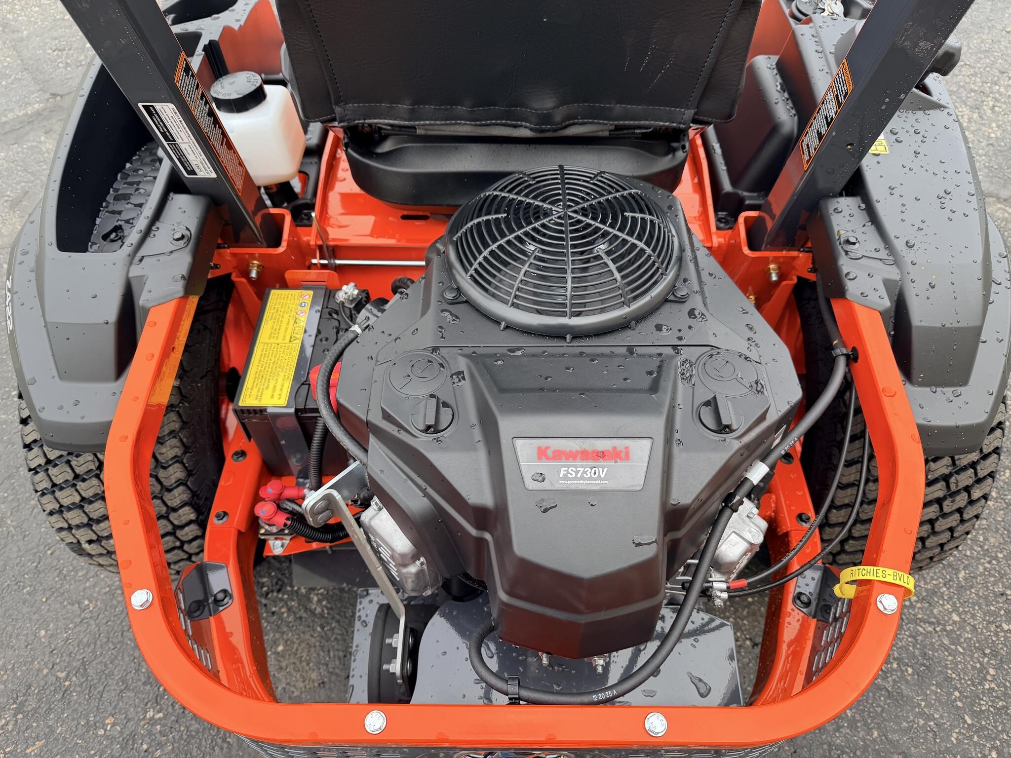2026 Kubota Z422 Lawn Mower
