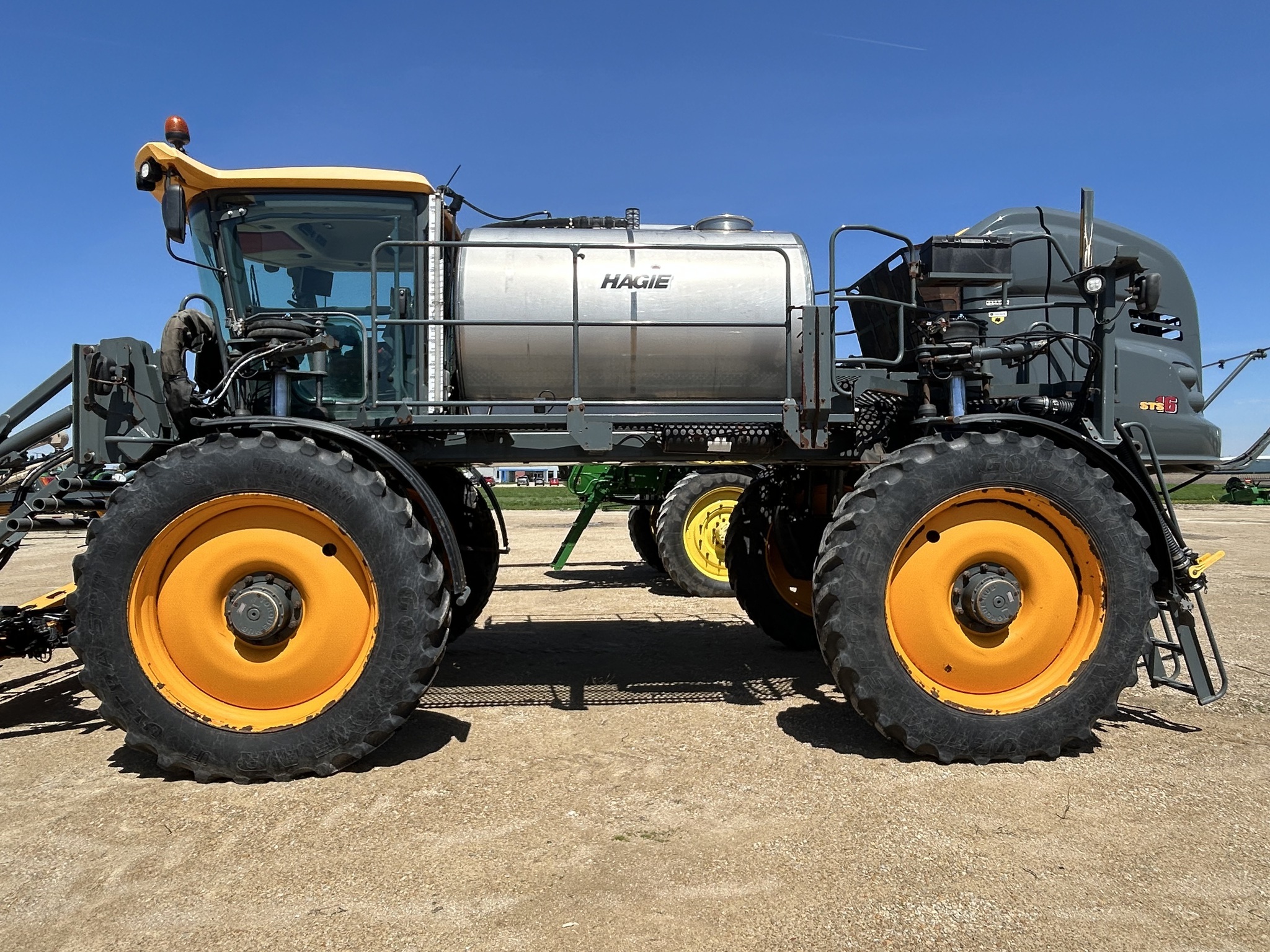 2021 Hagie STS16 Self-Propelled Sprayer